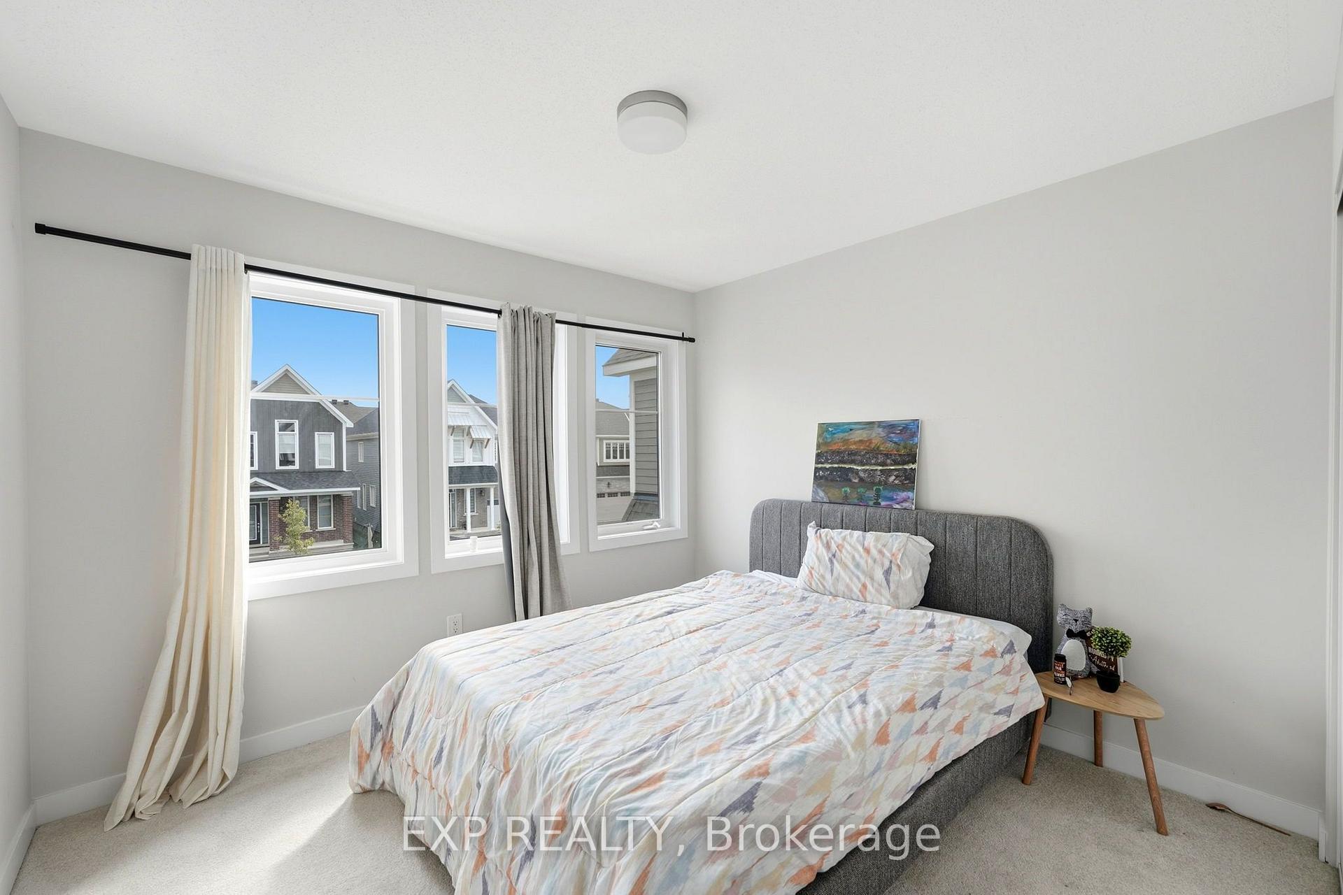 Photo 26 of 104 Hackamore Crescent, Ottawa, Richmond — HOMEH