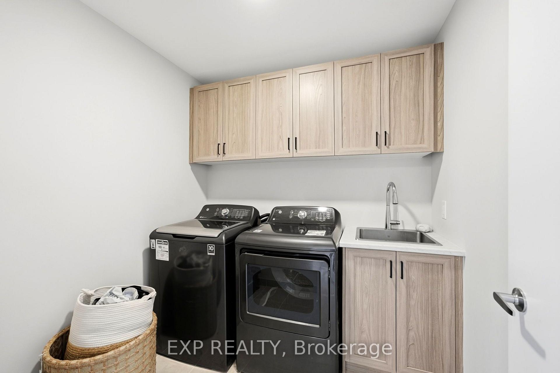 Photo 27 of 104 Hackamore Crescent, Ottawa, Richmond — HOMEH