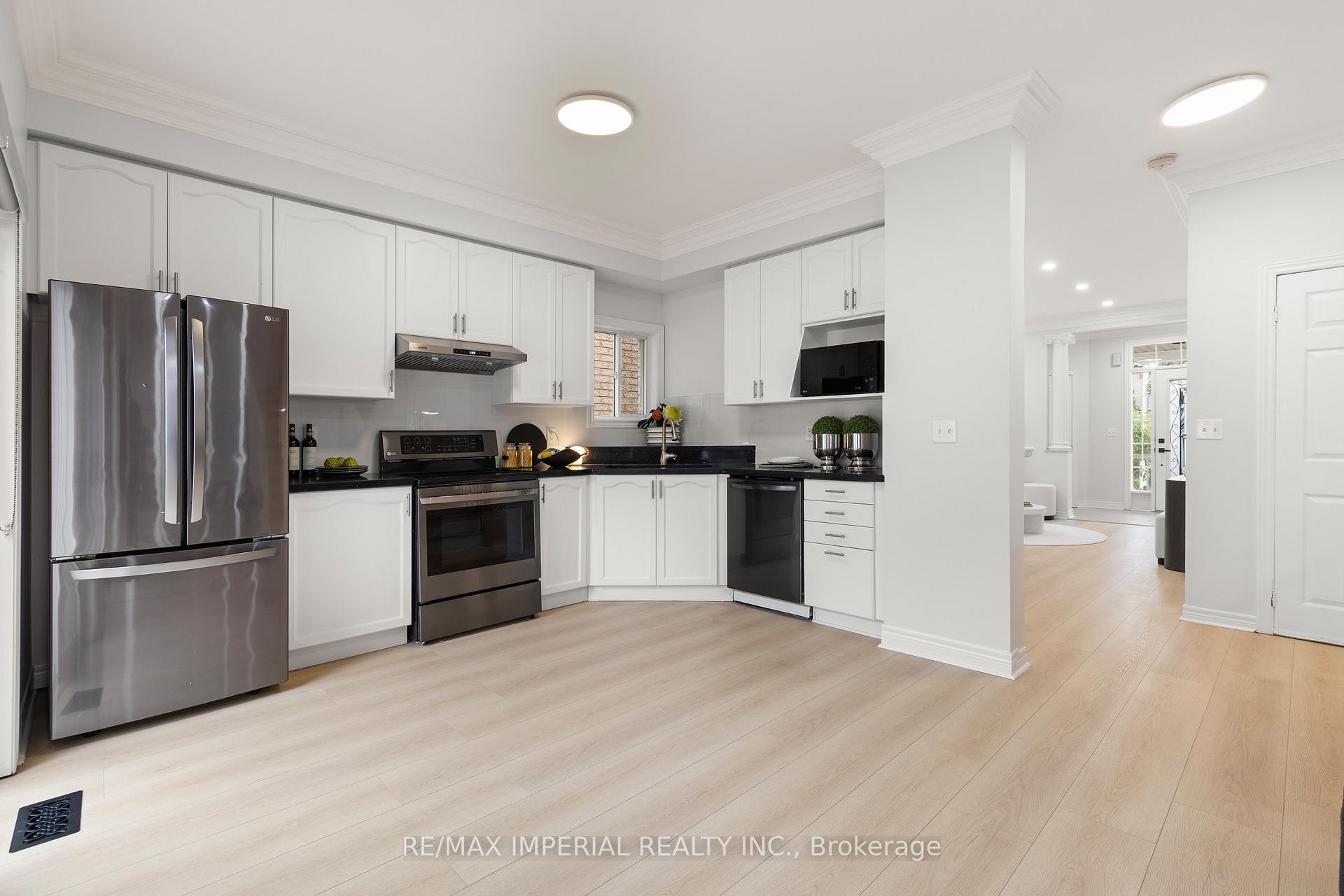 Photo 21 of 44 Hawkview Boulevard, Vaughan, Vellore Village — HOMEH