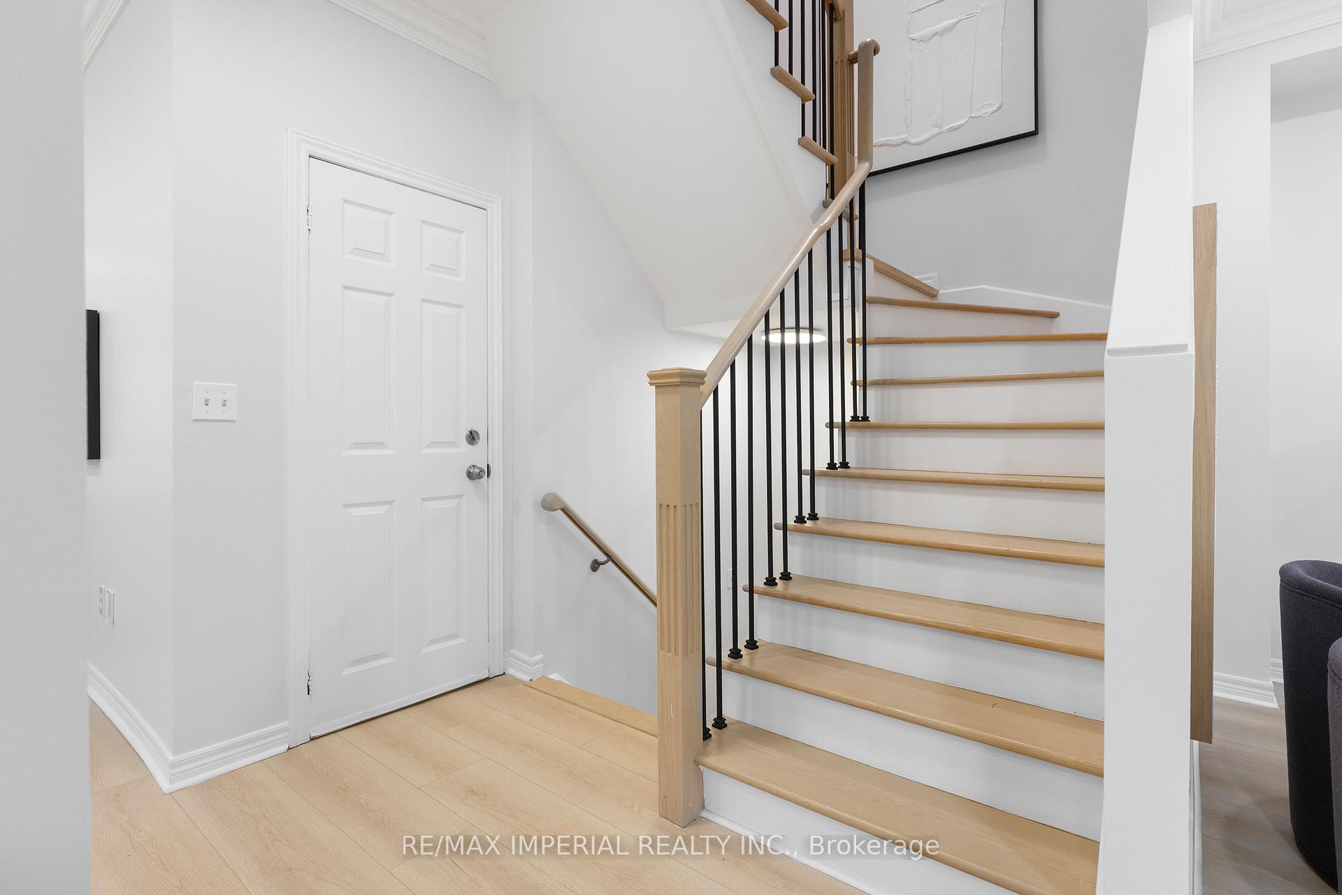 Photo 24 of 44 Hawkview Boulevard, Vaughan, Vellore Village — HOMEH