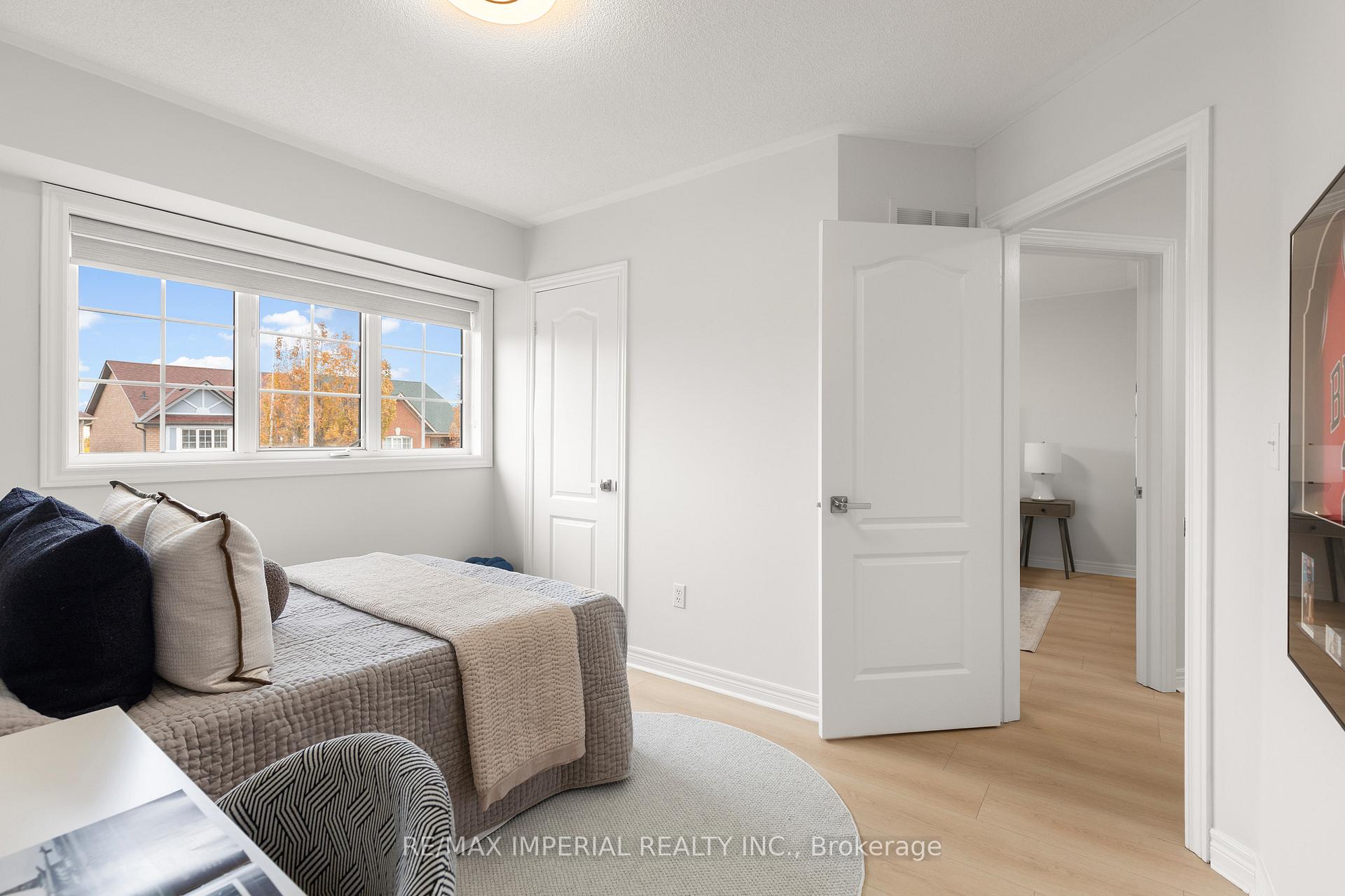 Photo 38 of 44 Hawkview Boulevard, Vaughan, Vellore Village — HOMEH