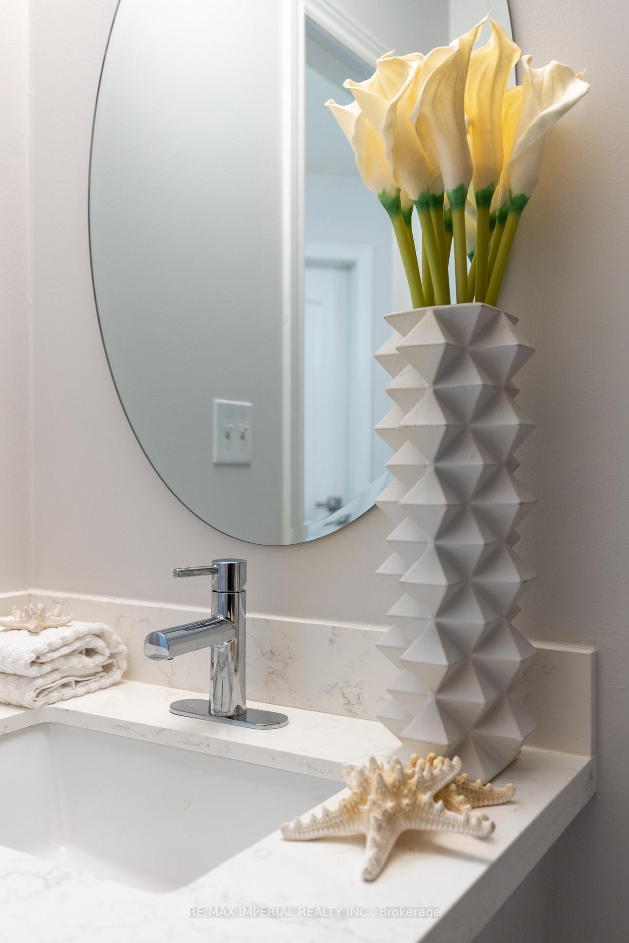 Photo 42 of 44 Hawkview Boulevard, Vaughan, Vellore Village — HOMEH