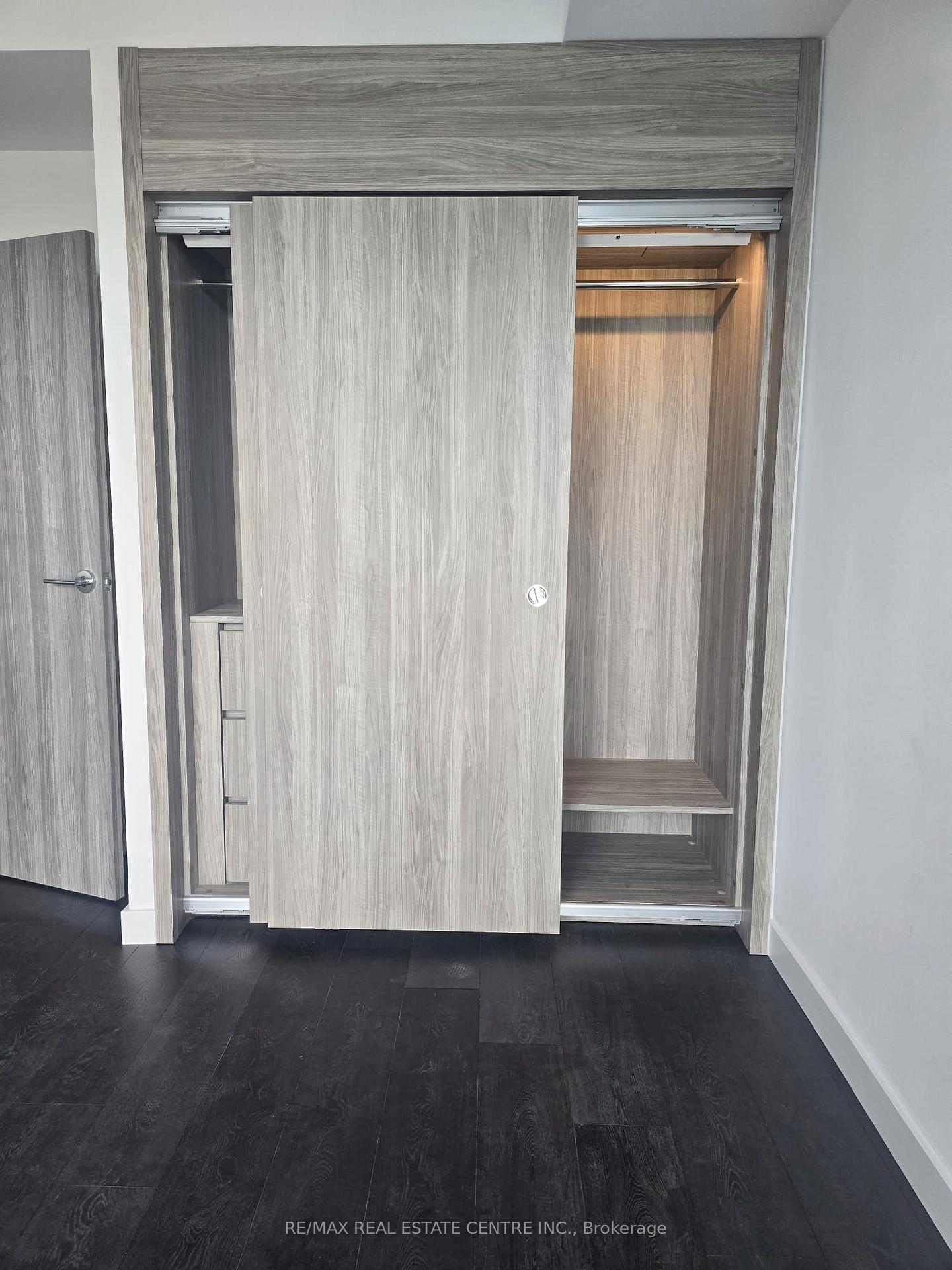Photo 8 of Unit 1108, 75 Billes Heights, North York, Bayview Village — HOMEH