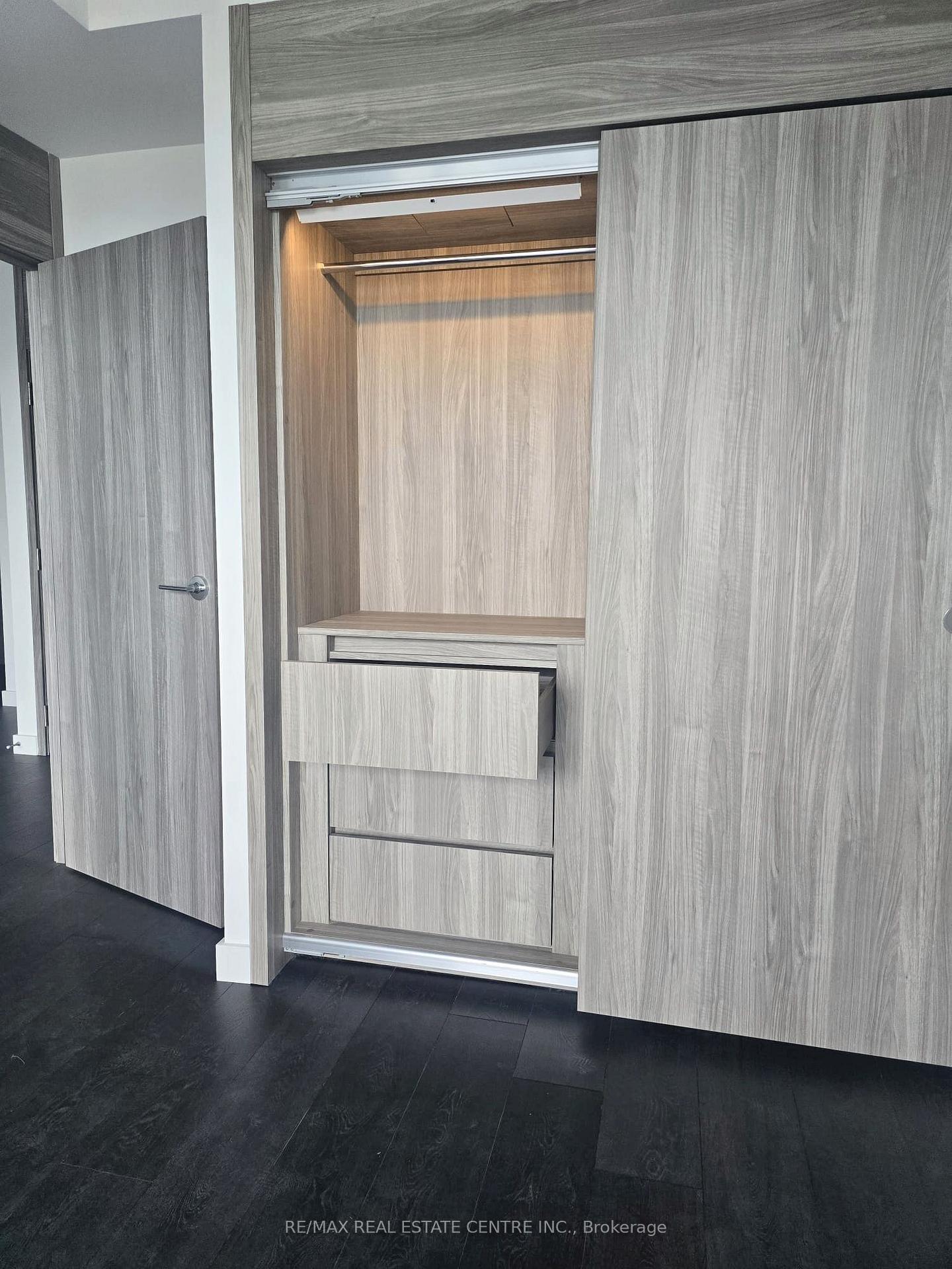 Photo 9 of Unit 1108, 75 Billes Heights, North York, Bayview Village — HOMEH