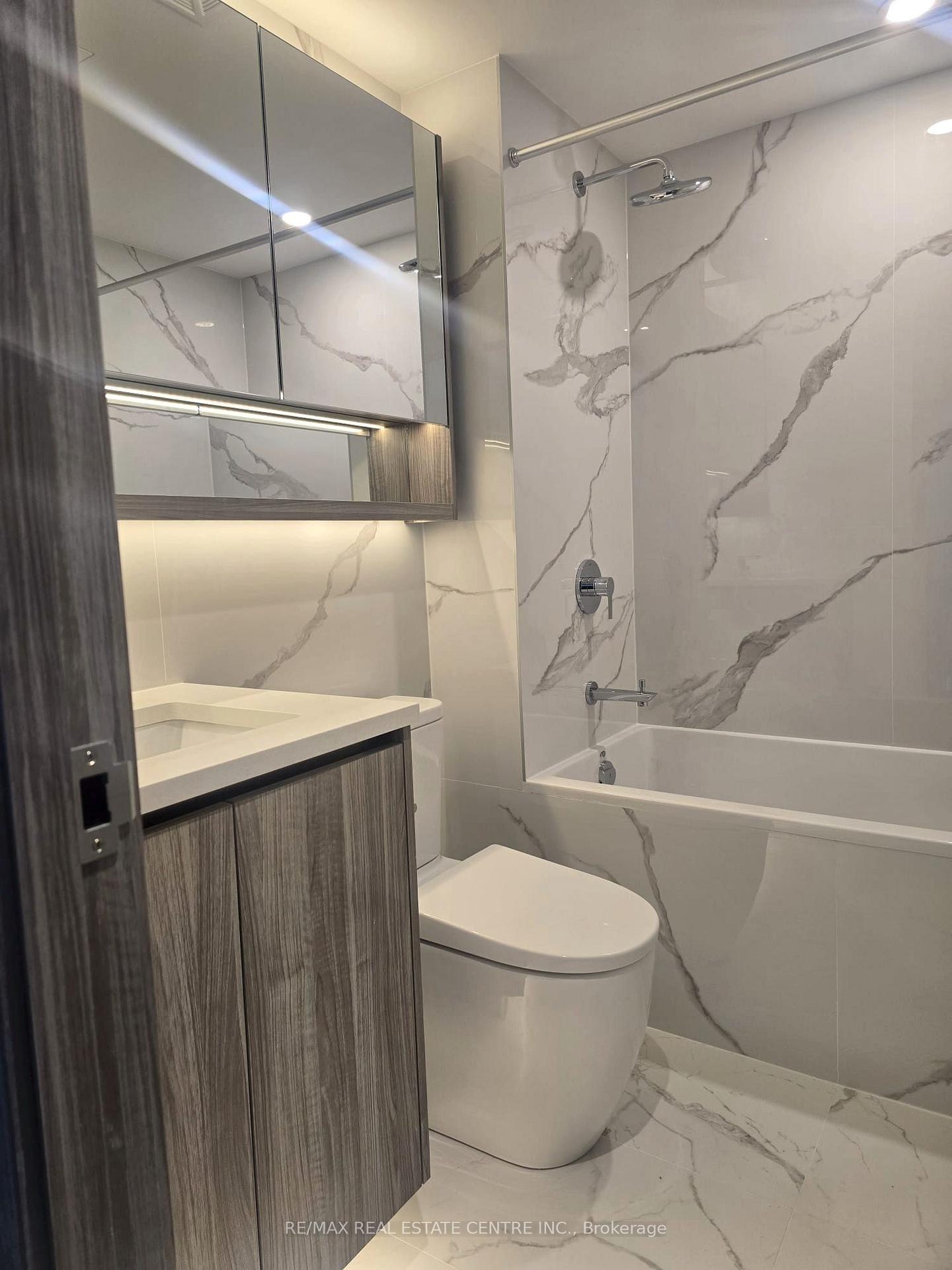 Photo 10 of Unit 1108, 75 Billes Heights, North York, Bayview Village — HOMEH