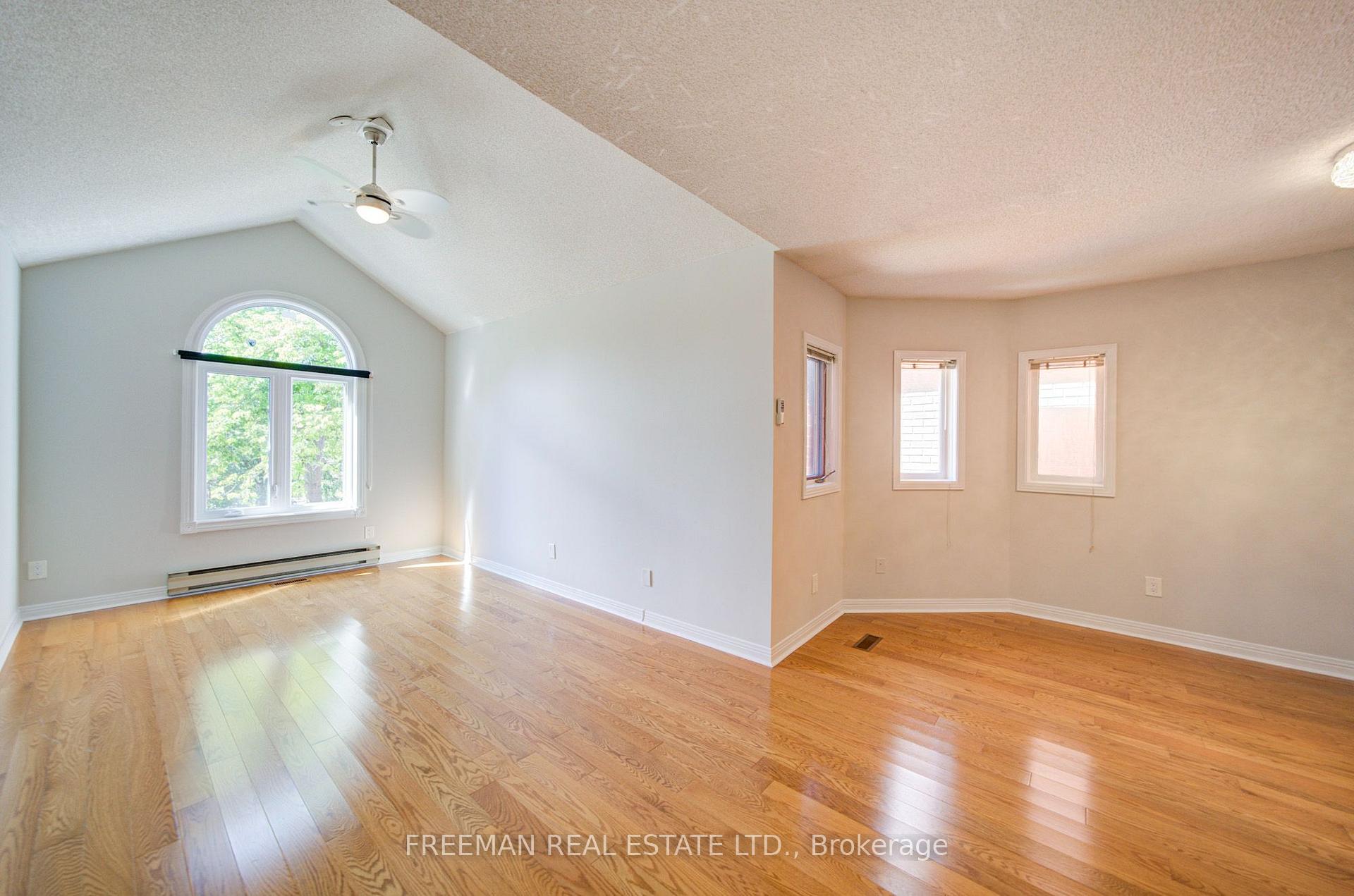 Photo 20 of 107 Brownstone Circle, Vaughan, Crestwood-Springfarm-Yorkhill — HOMEH