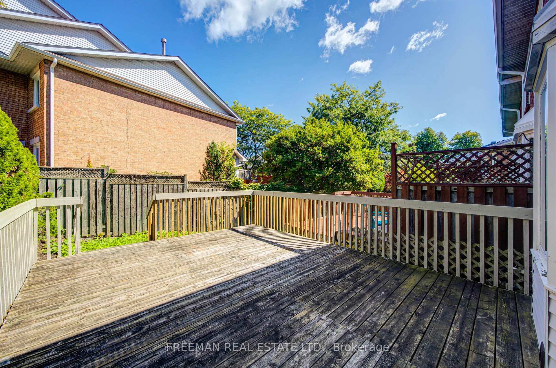 Photo 45 of 107 Brownstone Circle, Vaughan, Crestwood-Springfarm-Yorkhill — HOMEH