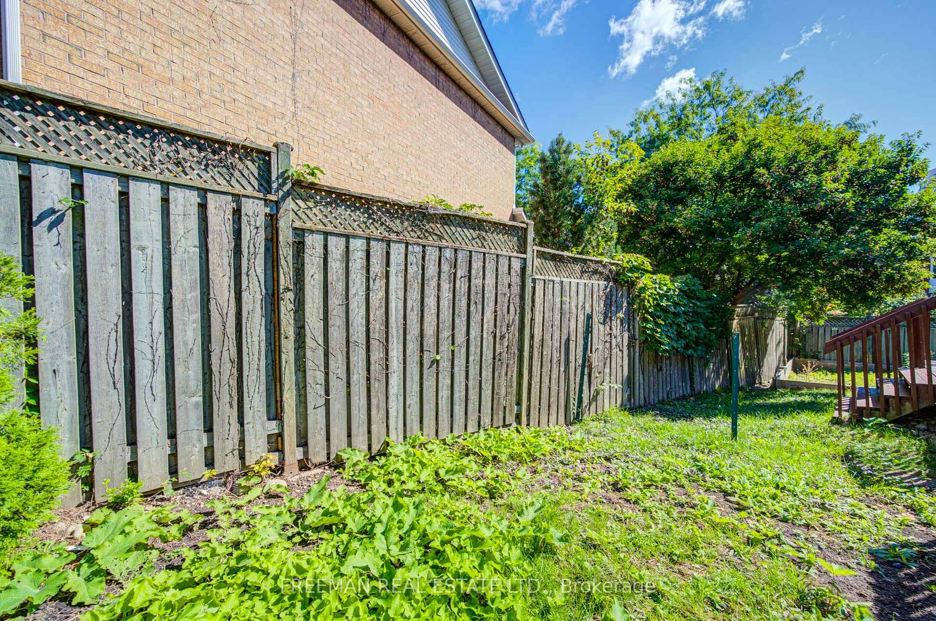Photo 49 of 107 Brownstone Circle, Vaughan, Crestwood-Springfarm-Yorkhill — HOMEH