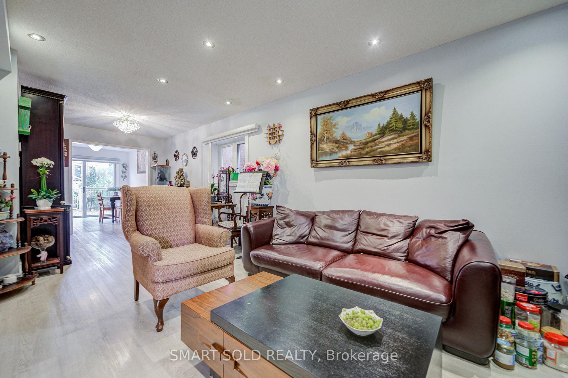Photo 5 of 70 Connery Crescent, Markham, Middlefield — HOMEH