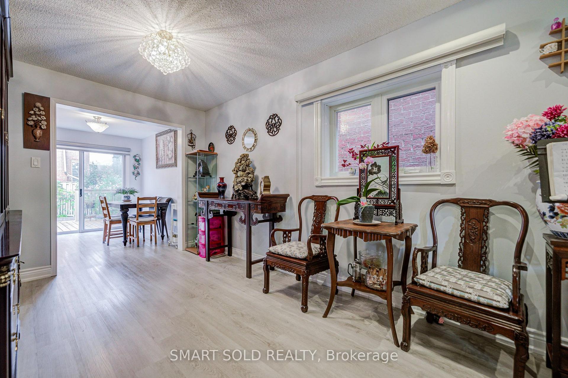 Photo 7 of 70 Connery Crescent, Markham, Middlefield — HOMEH