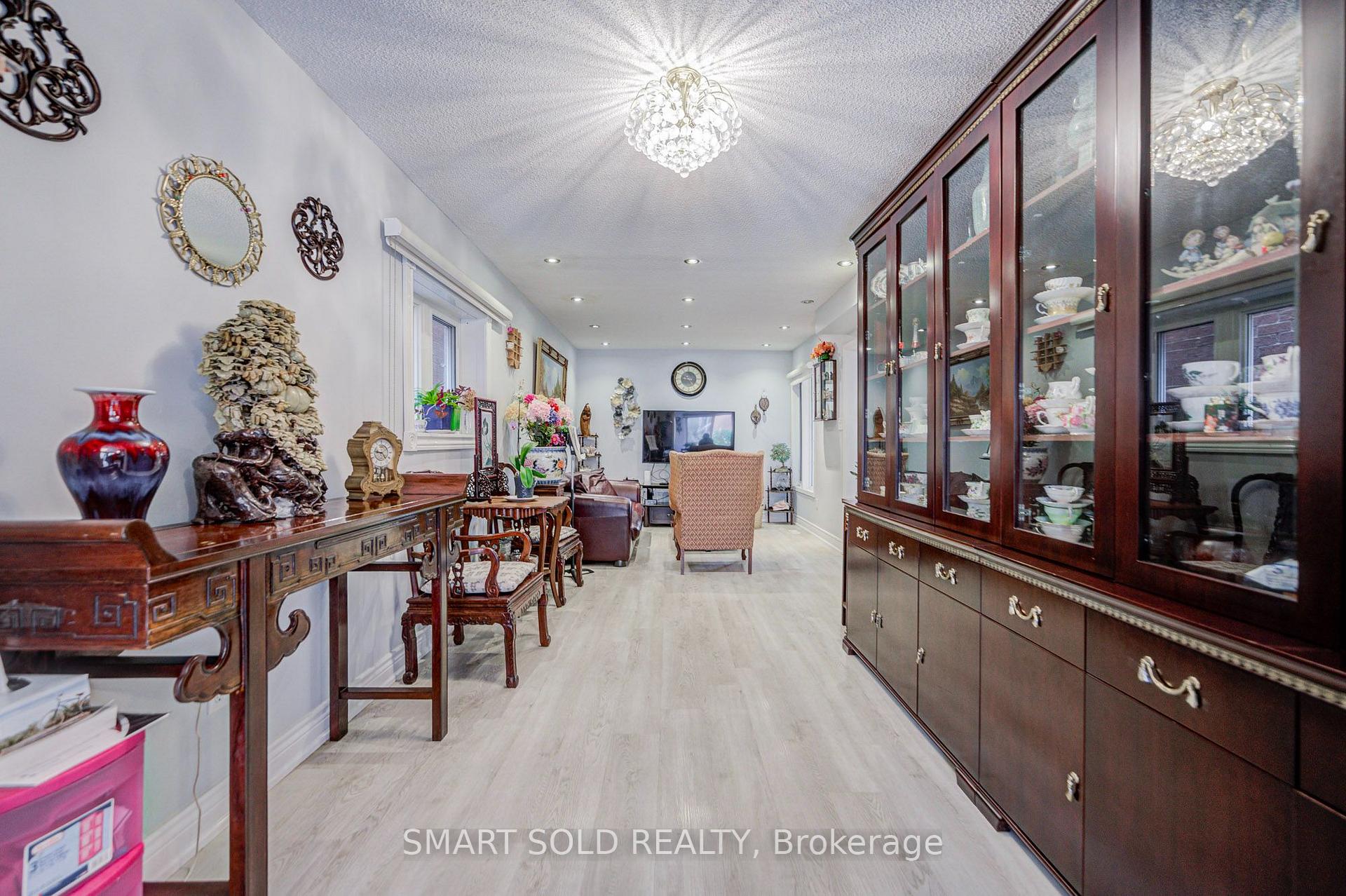 Photo 9 of 70 Connery Crescent, Markham, Middlefield — HOMEH