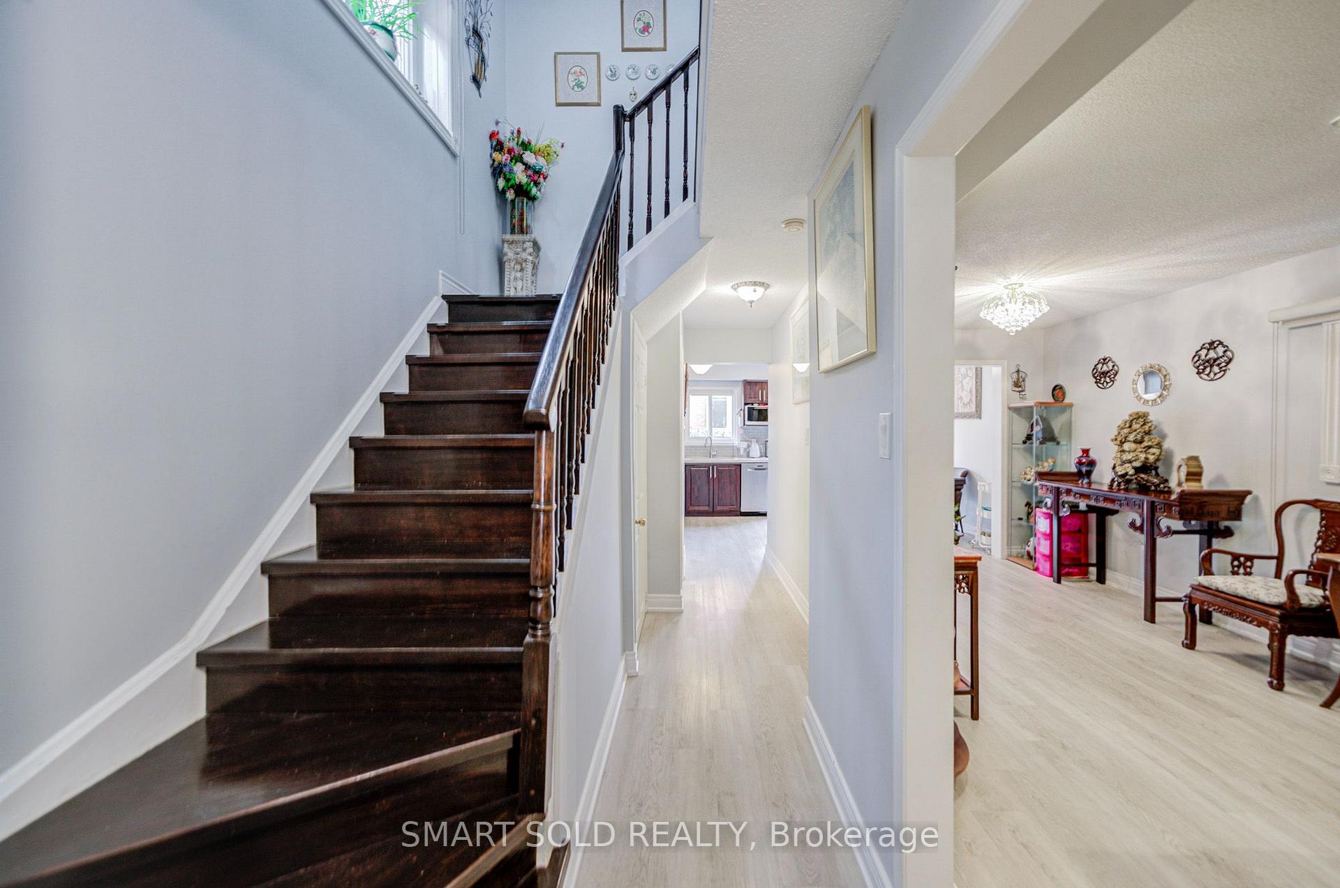 Photo 20 of 70 Connery Crescent, Markham, Middlefield — HOMEH