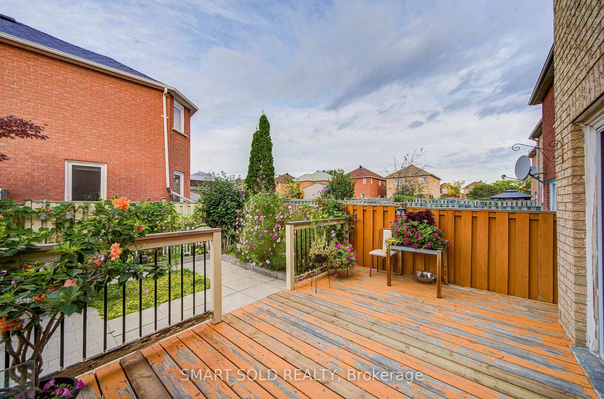 Photo 43 of 70 Connery Crescent, Markham, Middlefield — HOMEH