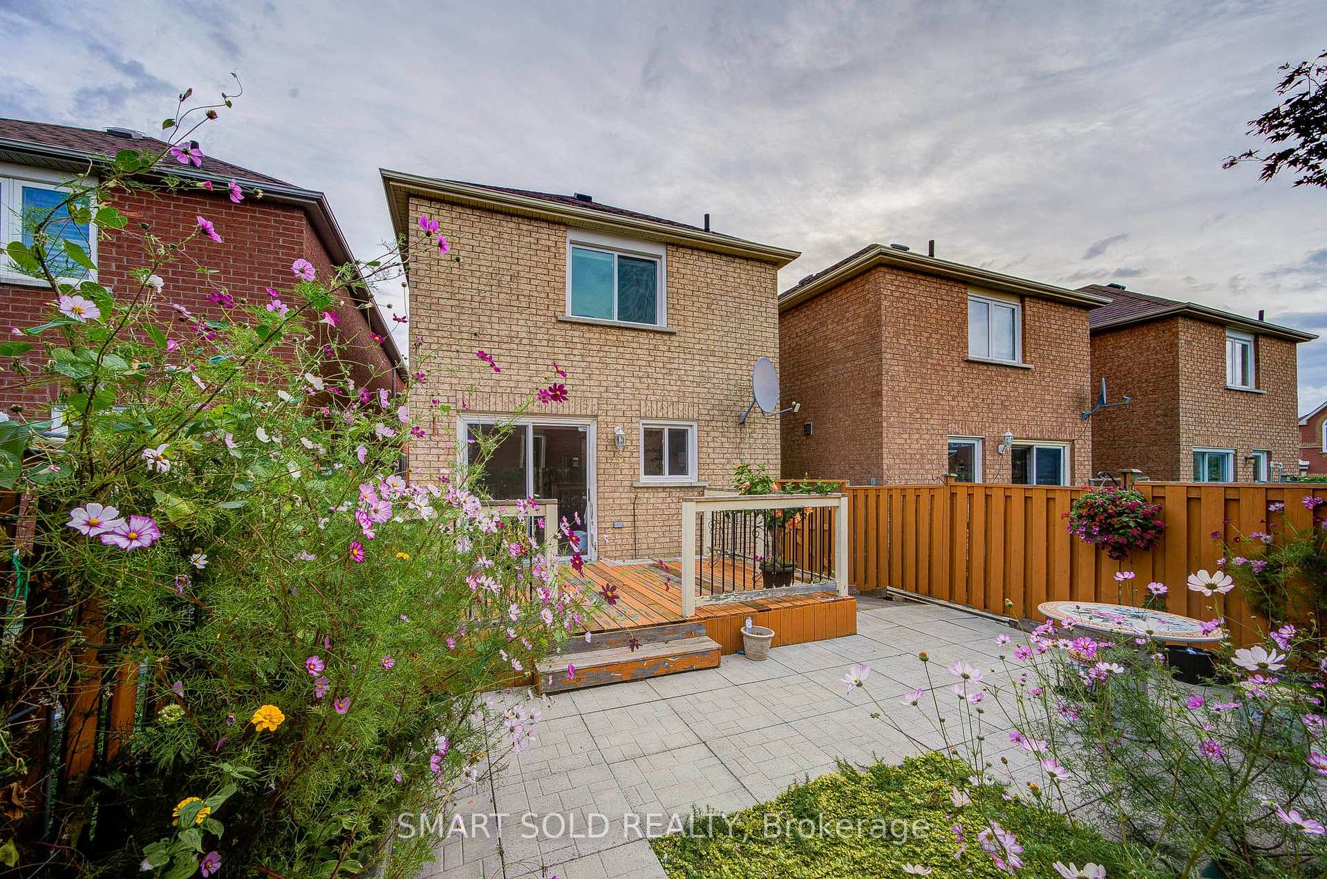 Photo 44 of 70 Connery Crescent, Markham, Middlefield — HOMEH