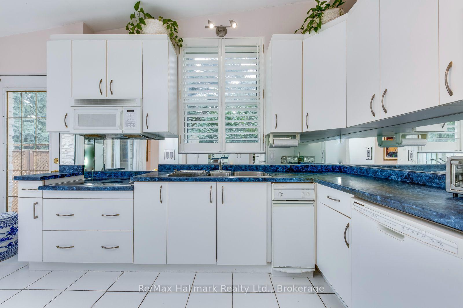 Photo 12 of 1510 Constance Drive, Oakville, Morrison — HOMEH