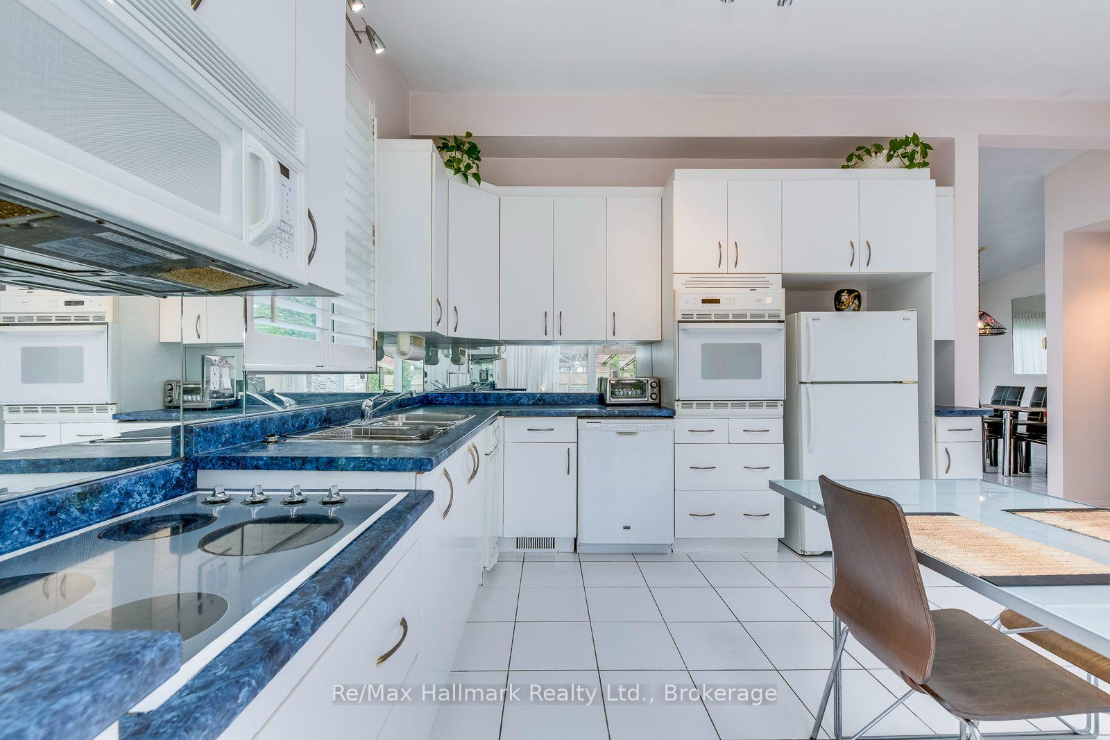 Photo 13 of 1510 Constance Drive, Oakville, Morrison — HOMEH