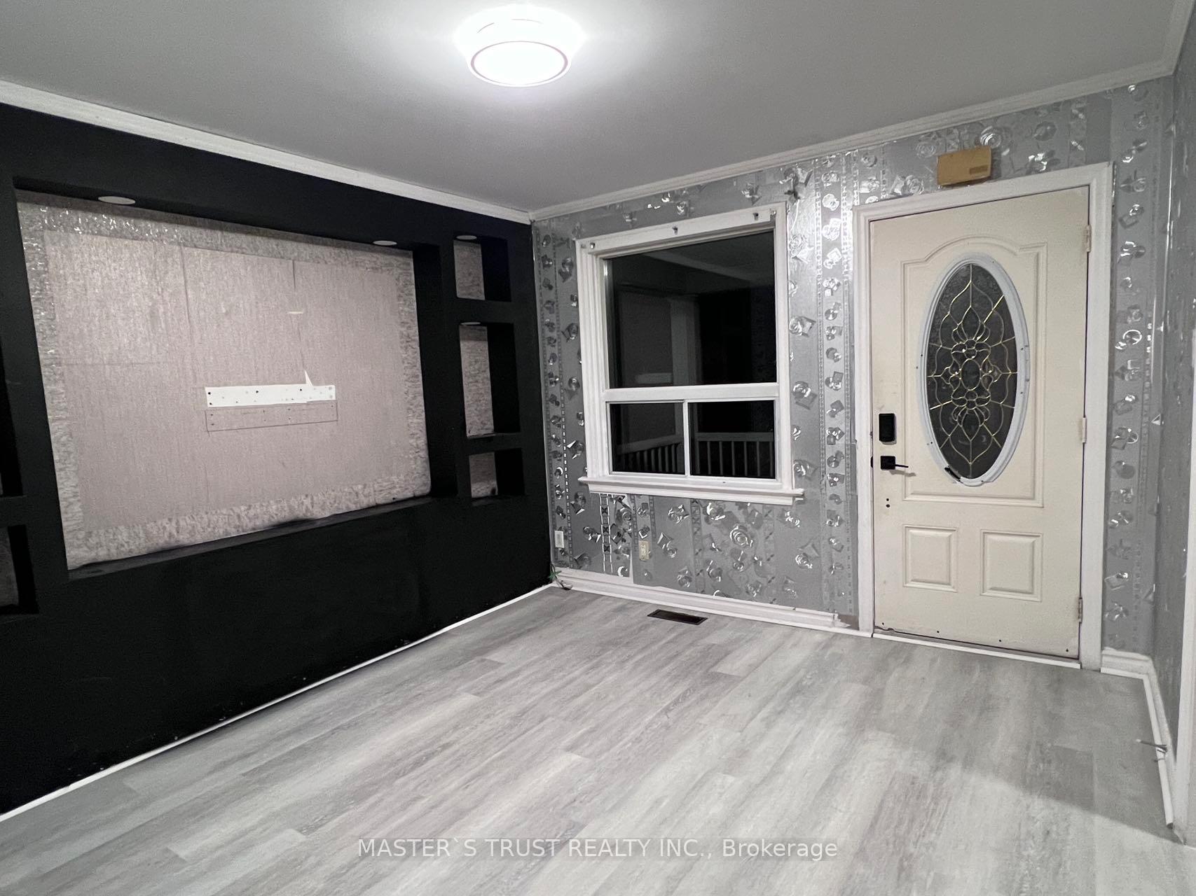 Photo 4 of 226 Chambers Avenue, Toronto, Keelesdale-Eglinton West — HOMEH