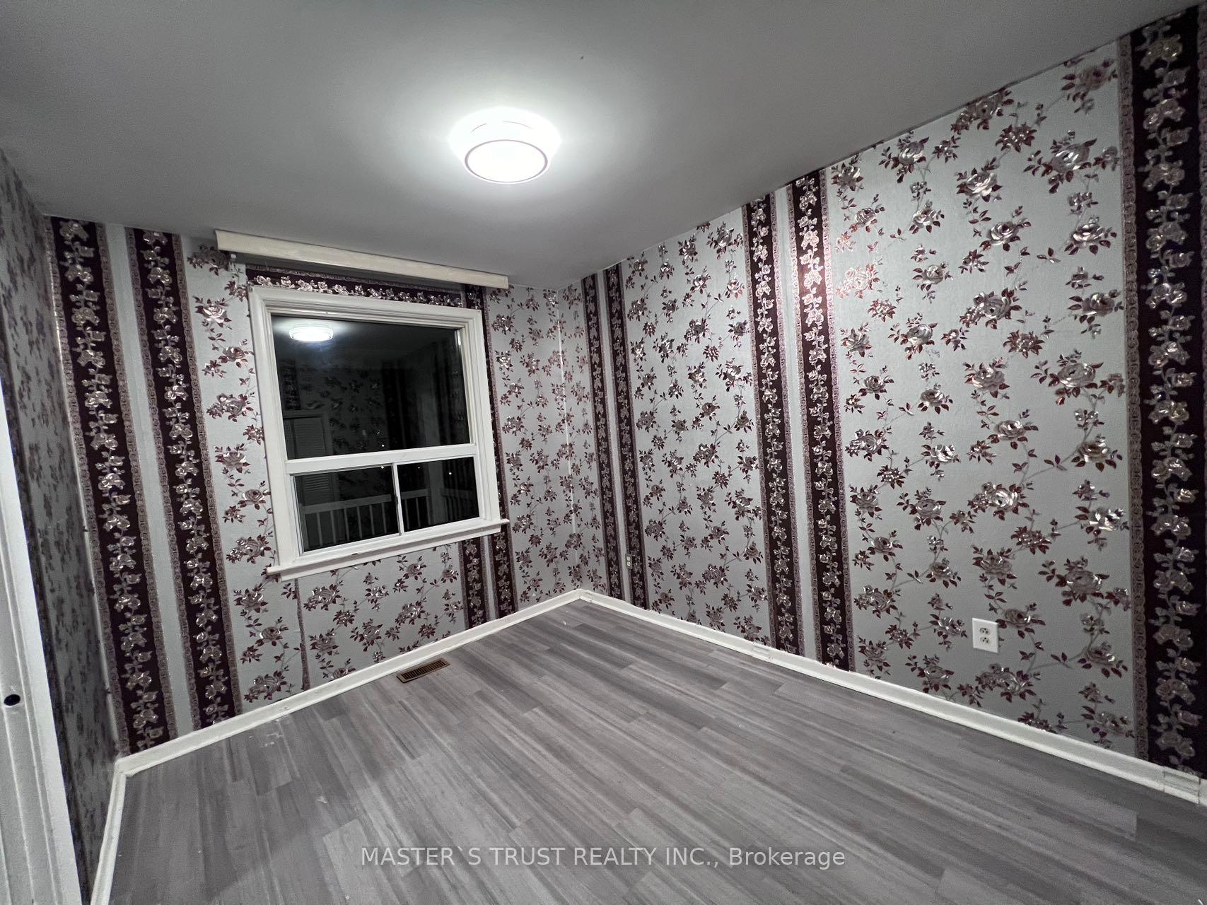 Photo 5 of 226 Chambers Avenue, Toronto, Keelesdale-Eglinton West — HOMEH