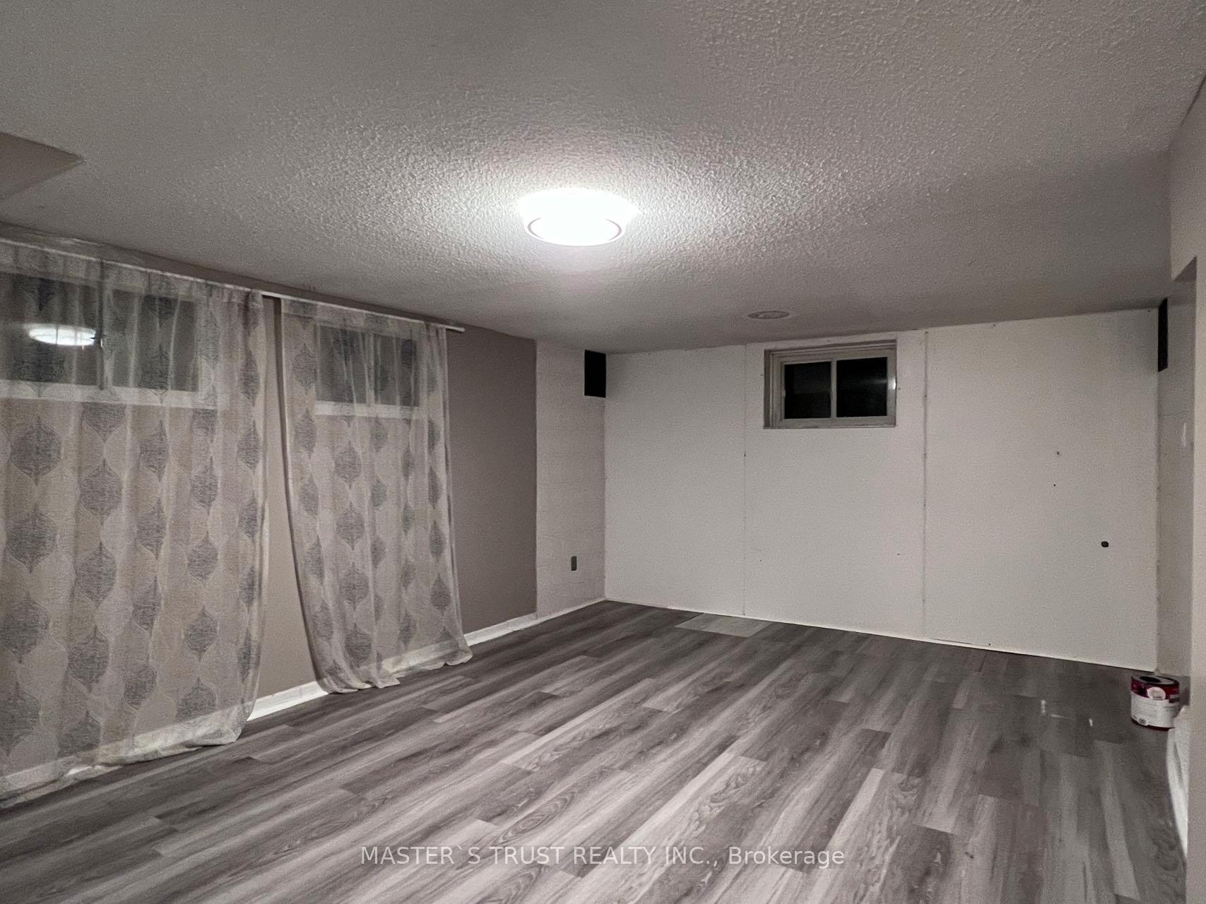 Photo 10 of 226 Chambers Avenue, Toronto, Keelesdale-Eglinton West — HOMEH