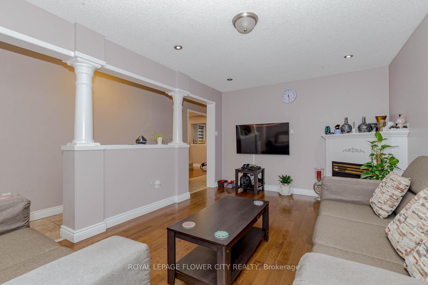Photo 7 of 60 Legend Lane, Brampton, Fletcher's Creek Village — HOMEH