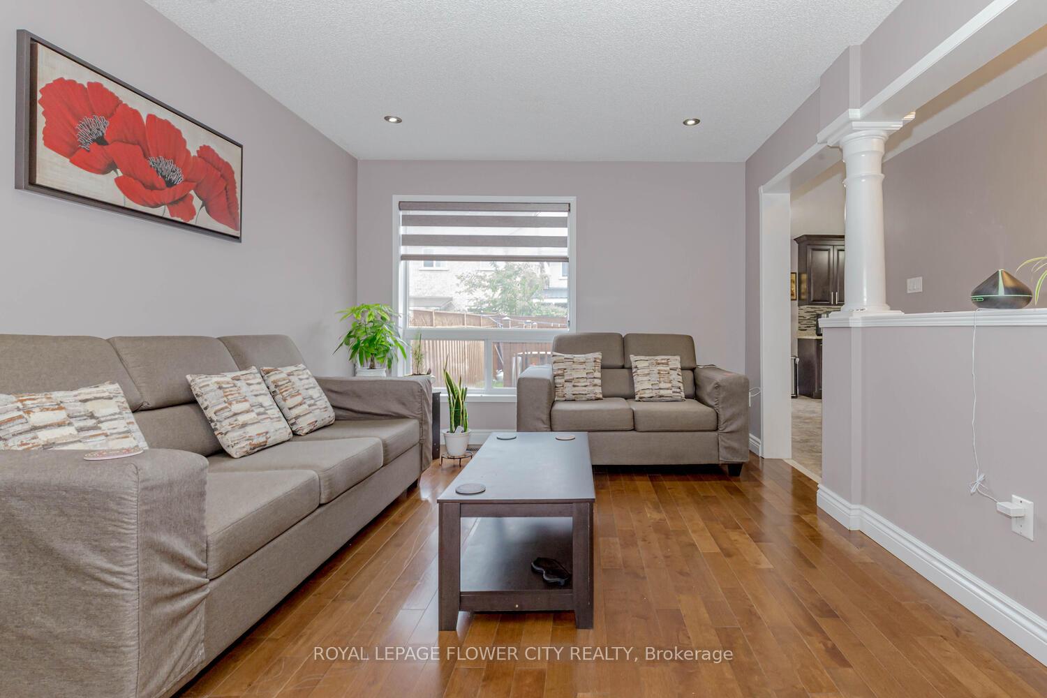Photo 8 of 60 Legend Lane, Brampton, Fletcher's Creek Village — HOMEH