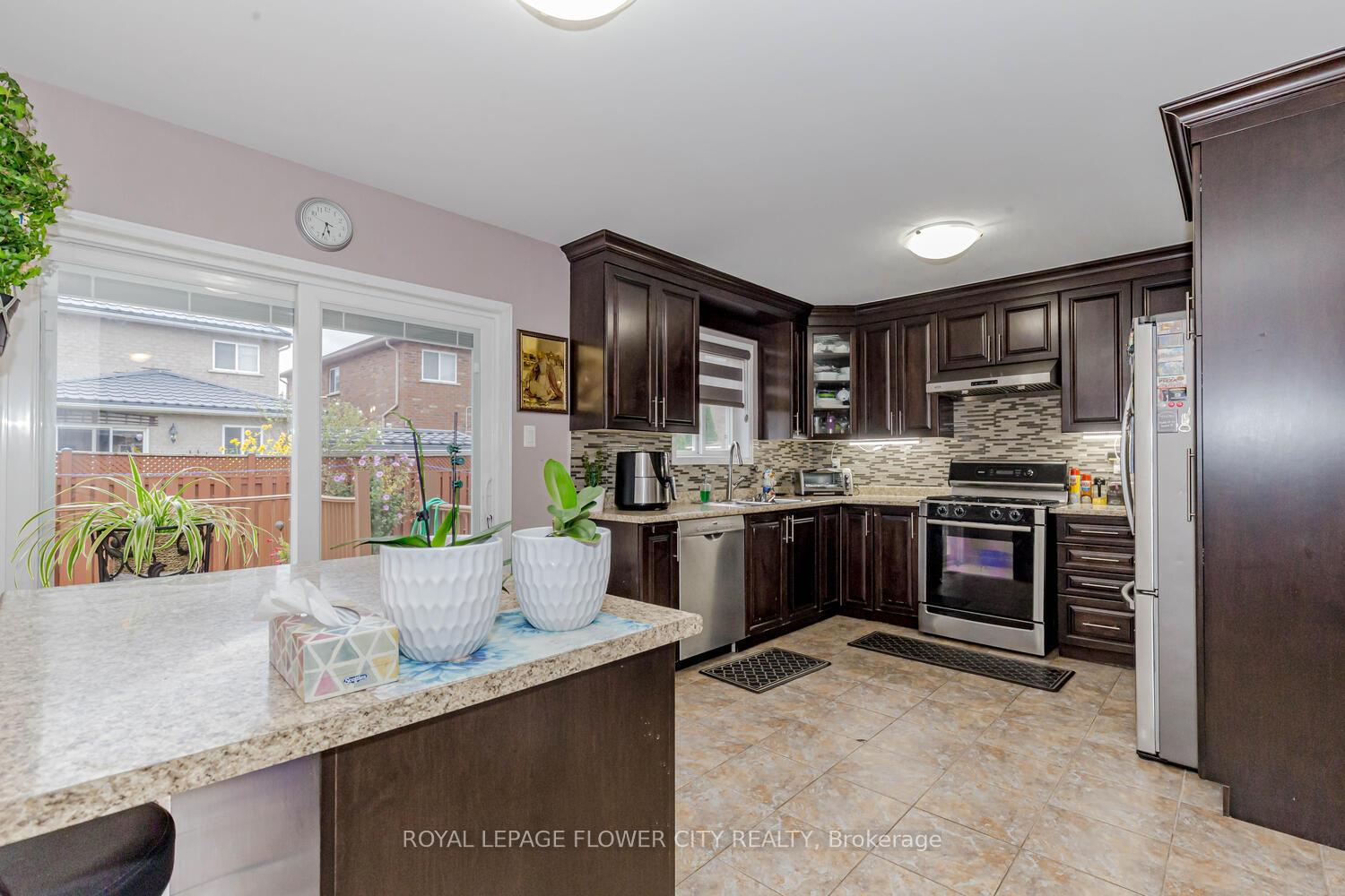 Photo 9 of 60 Legend Lane, Brampton, Fletcher's Creek Village — HOMEH