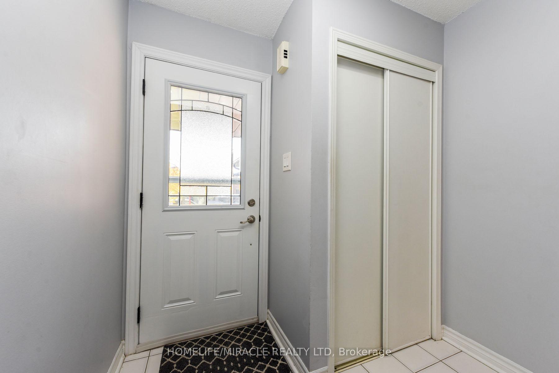 Photo 4 of 22 Woodsend Run, Brampton, Fletcher's Creek South — HOMEH