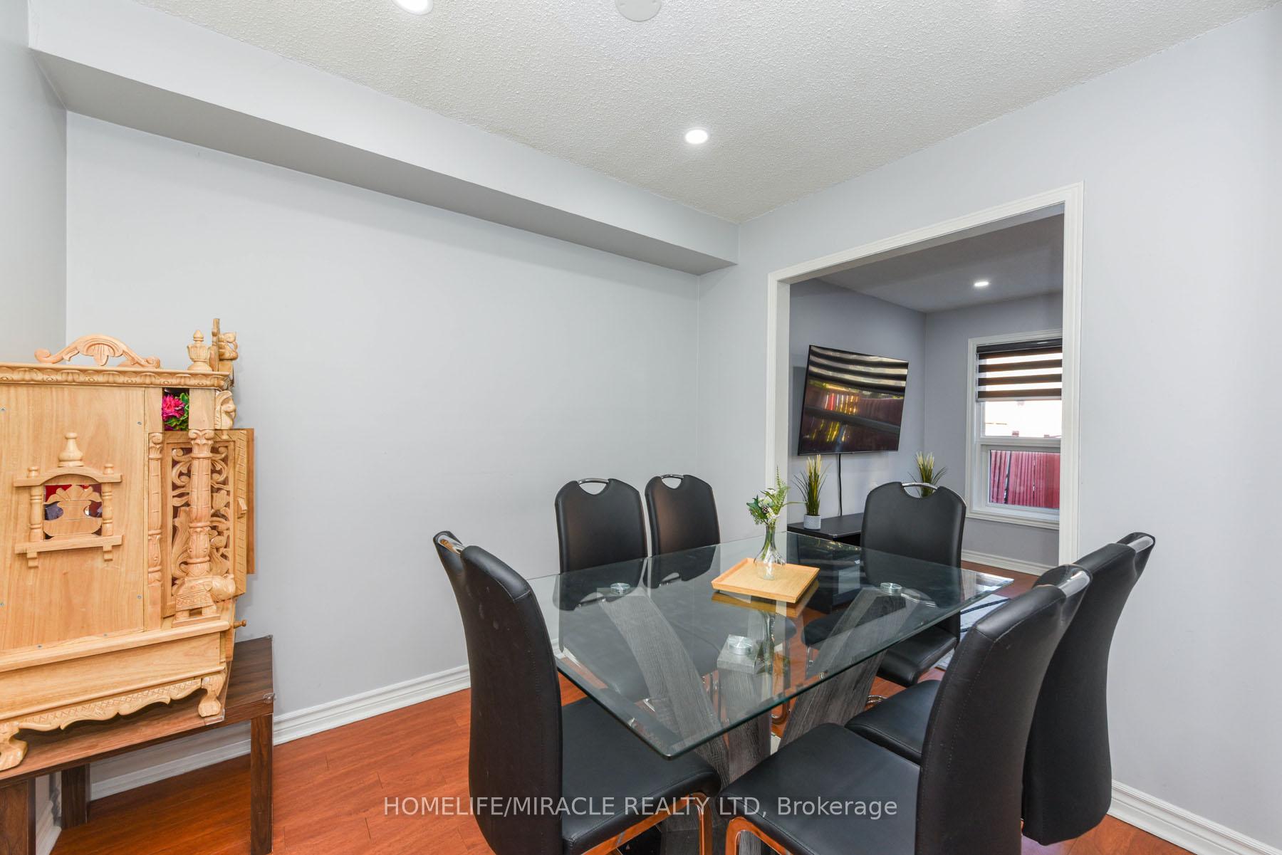 Photo 12 of 22 Woodsend Run, Brampton, Fletcher's Creek South — HOMEH