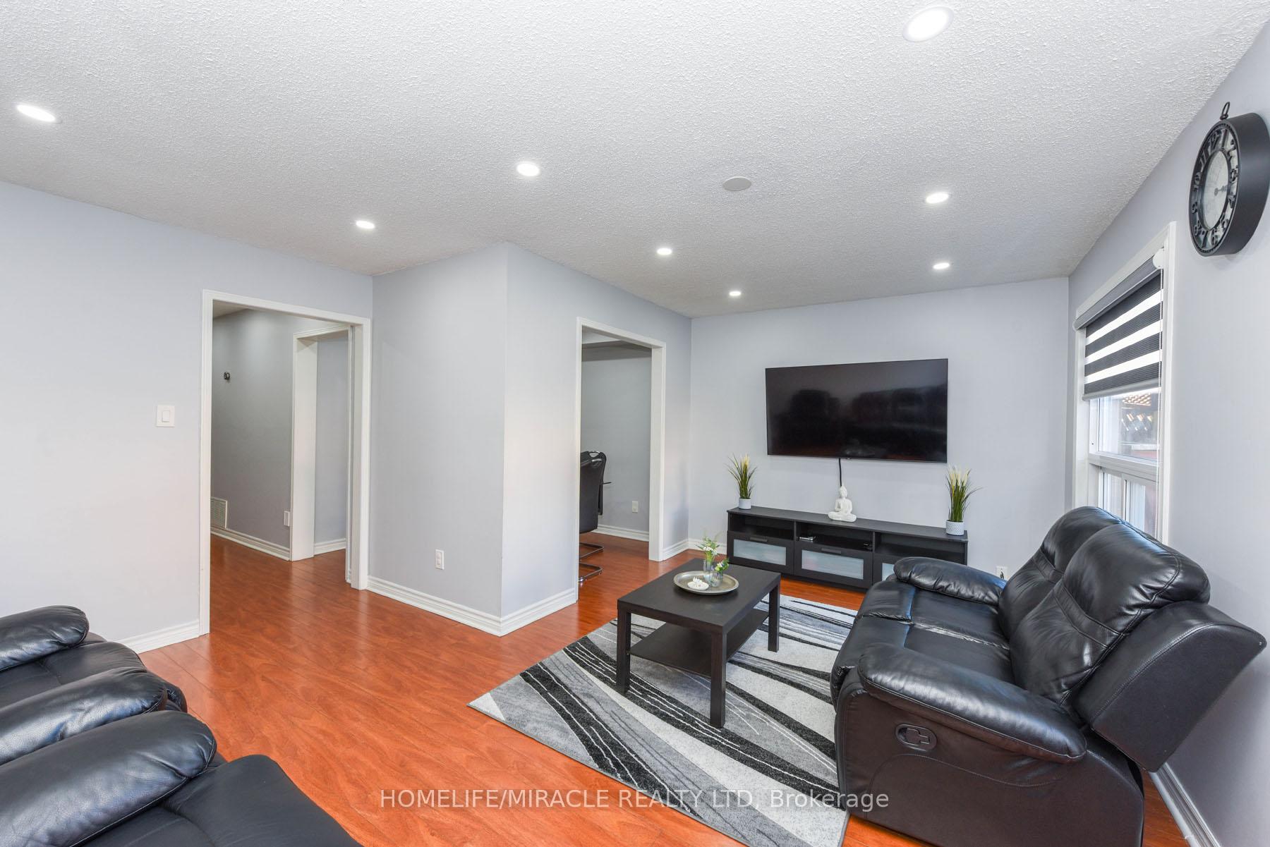 Photo 13 of 22 Woodsend Run, Brampton, Fletcher's Creek South — HOMEH
