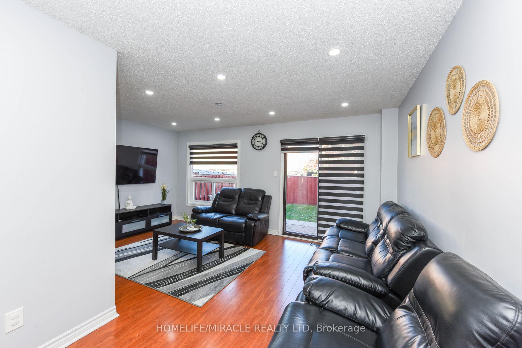 Photo 14 of 22 Woodsend Run, Brampton, Fletcher's Creek South — HOMEH
