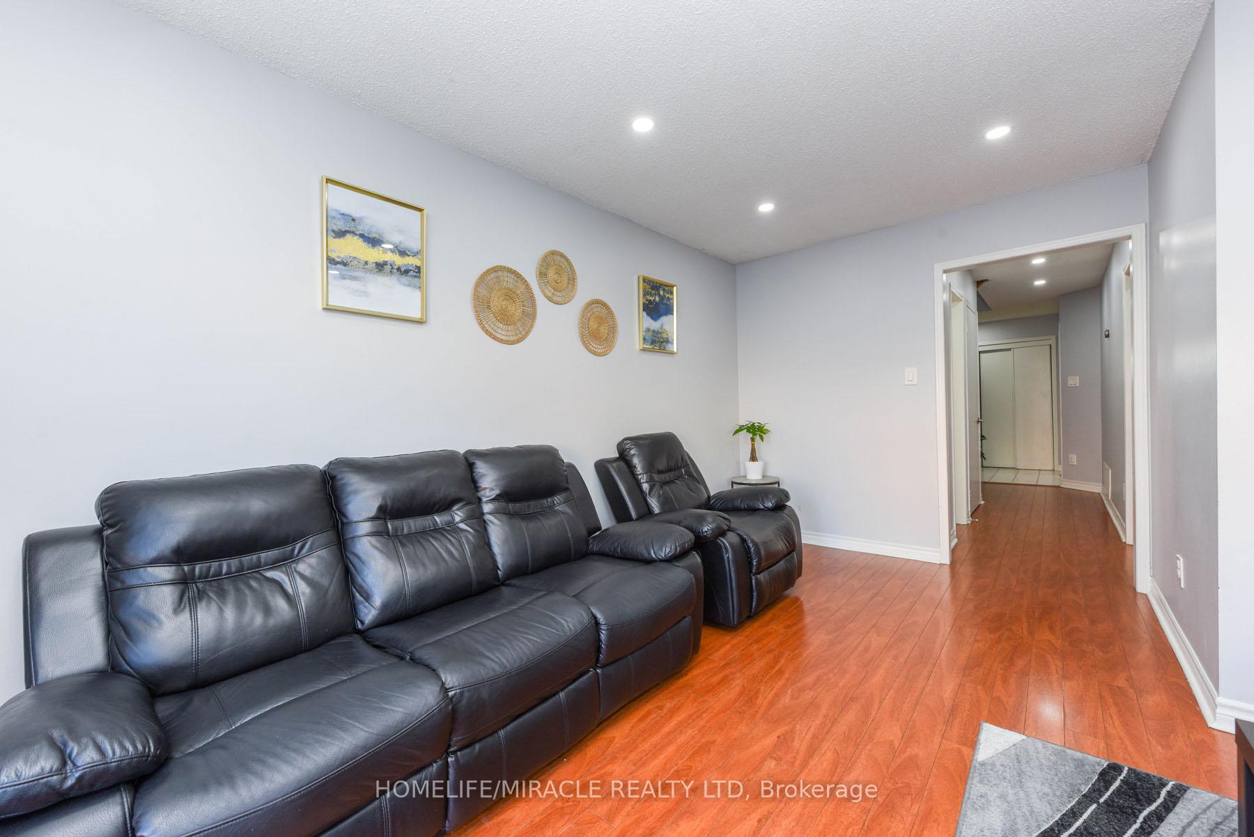 Photo 15 of 22 Woodsend Run, Brampton, Fletcher's Creek South — HOMEH