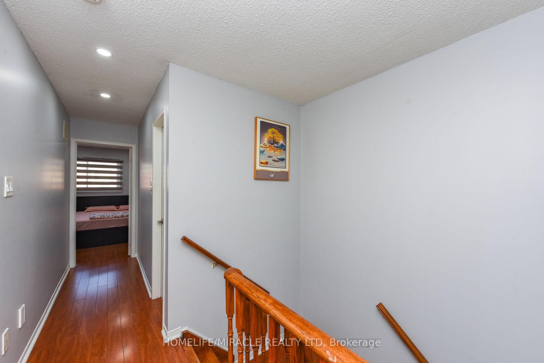 Photo 17 of 22 Woodsend Run, Brampton, Fletcher's Creek South — HOMEH