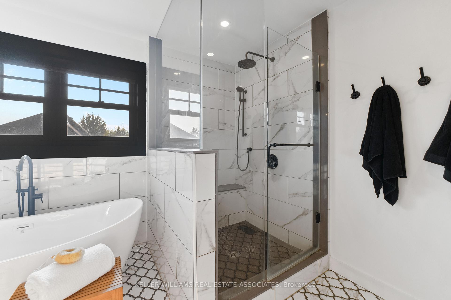 Photo 27 of 2309 Blue Oak Circle, Oakville, Westmount — HOMEH