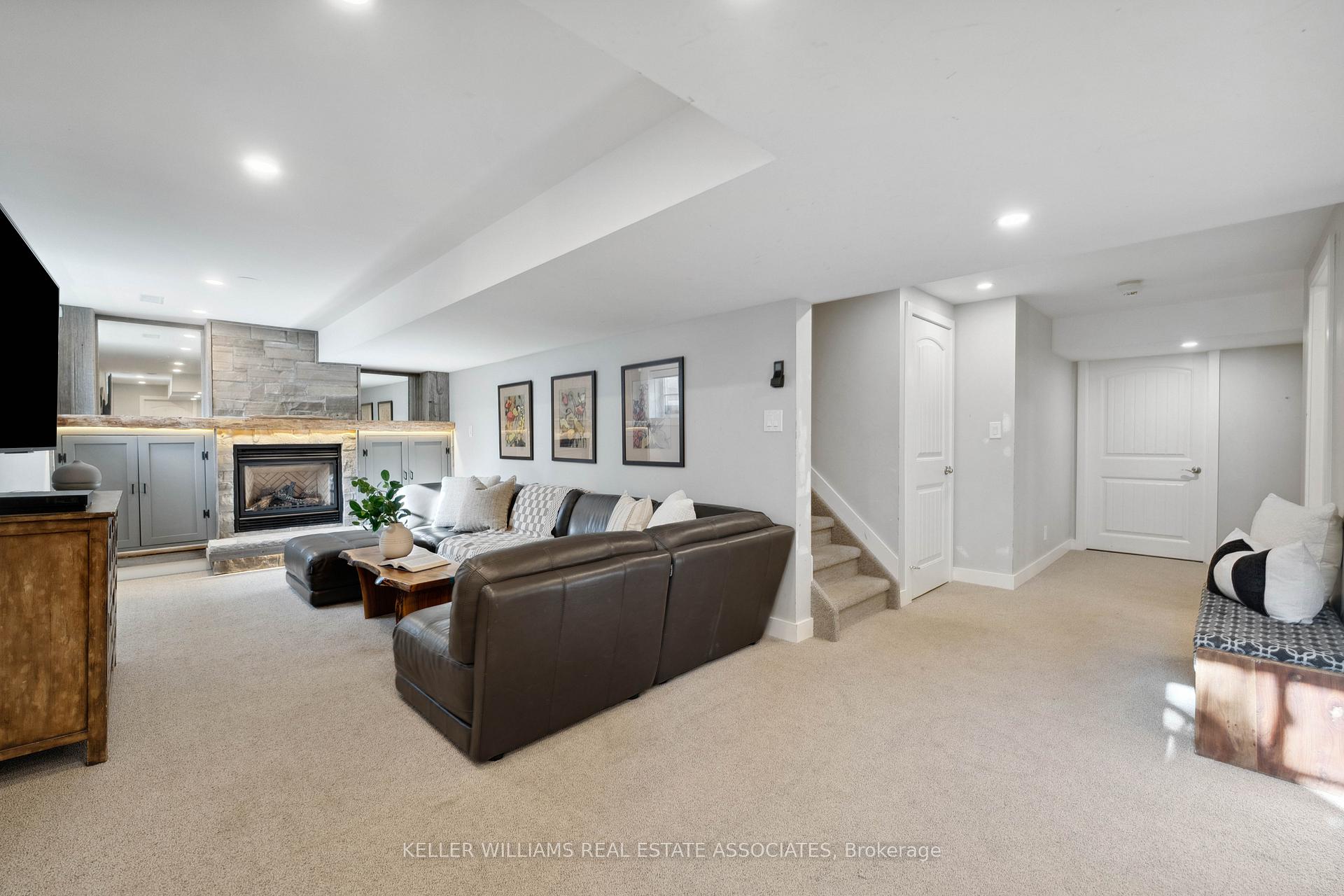 Photo 29 of 2309 Blue Oak Circle, Oakville, Westmount — HOMEH