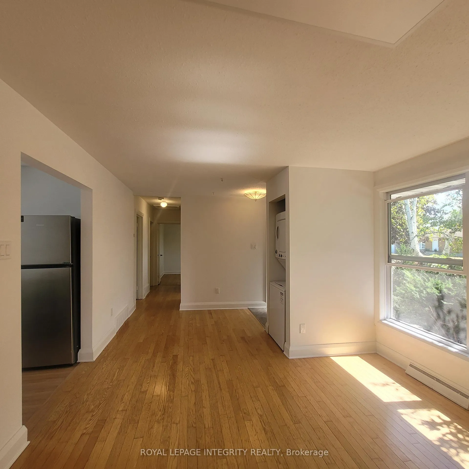 Photo 4 of Unit 1, 17 Kingsbury Avenue, Ottawa, Meadowlands/Crestview — HOMEH