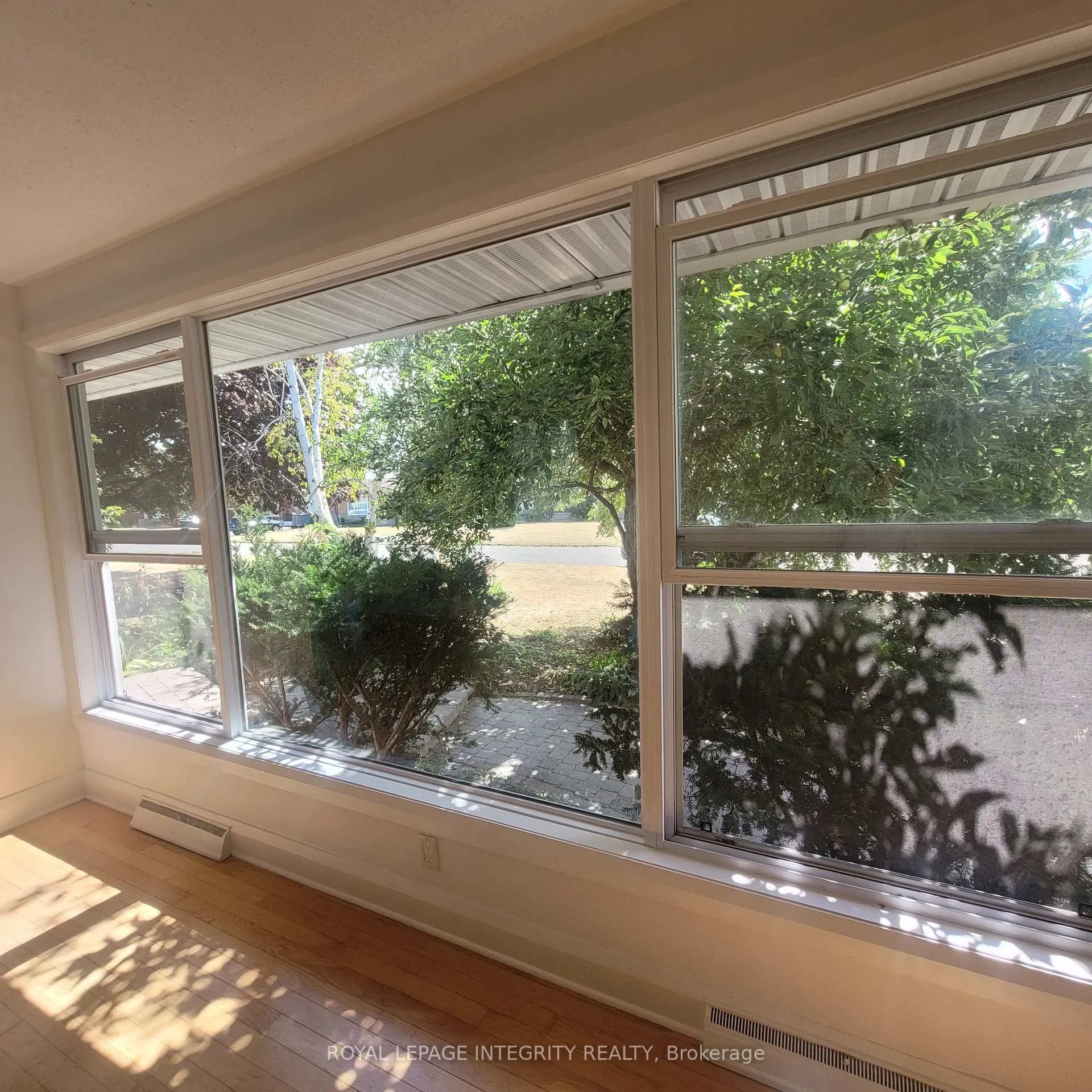 Photo 7 of Unit 1, 17 Kingsbury Avenue, Ottawa, Meadowlands/Crestview — HOMEH
