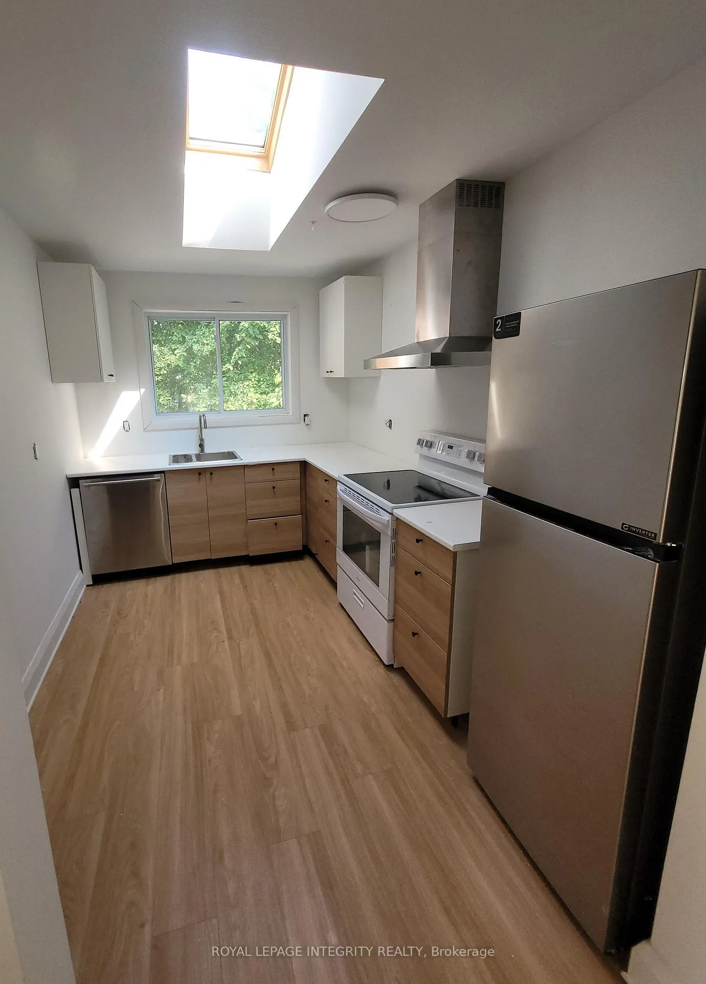Photo 9 of Unit 1, 17 Kingsbury Avenue, Ottawa, Meadowlands/Crestview — HOMEH