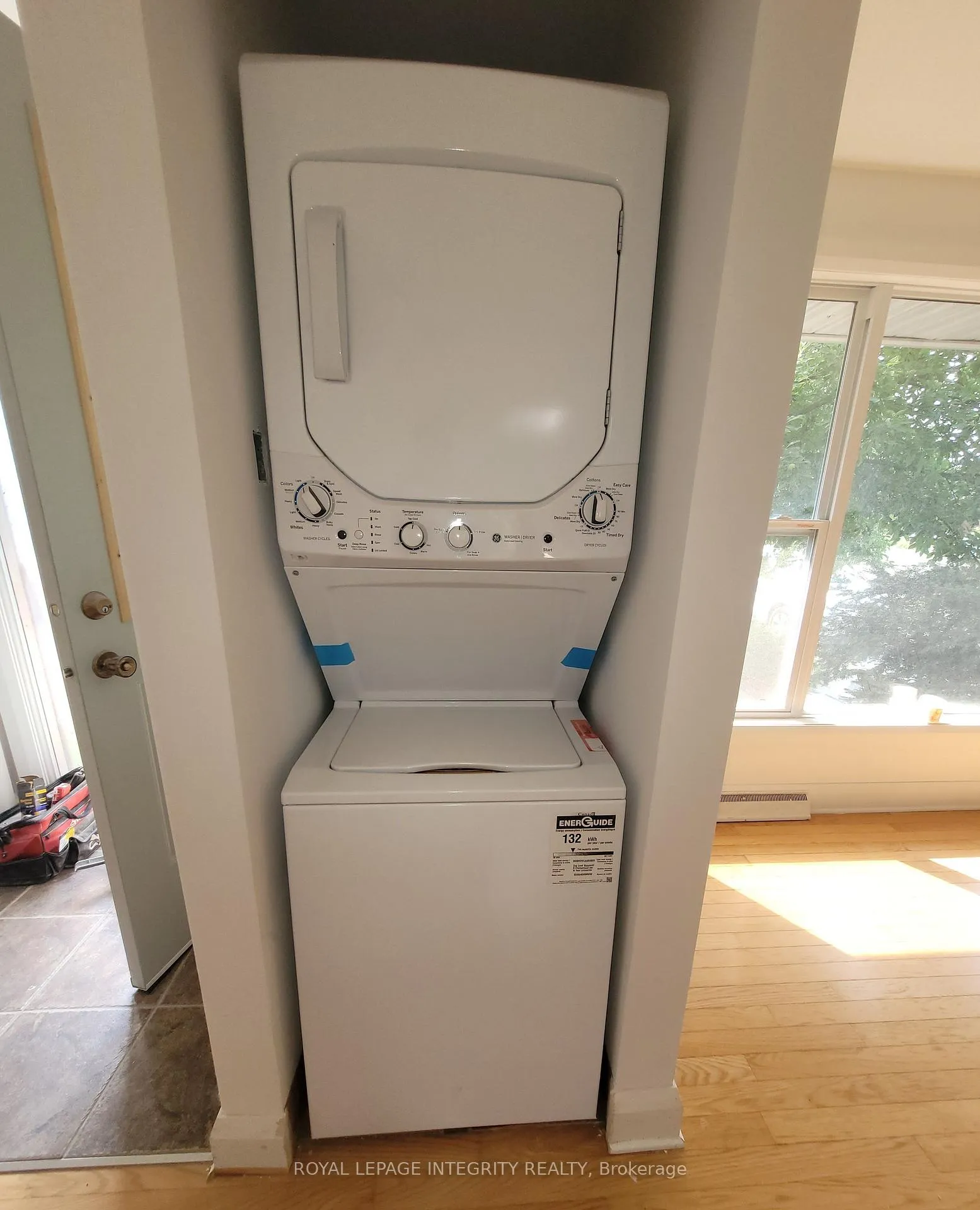 Photo 11 of Unit 1, 17 Kingsbury Avenue, Ottawa, Meadowlands/Crestview — HOMEH