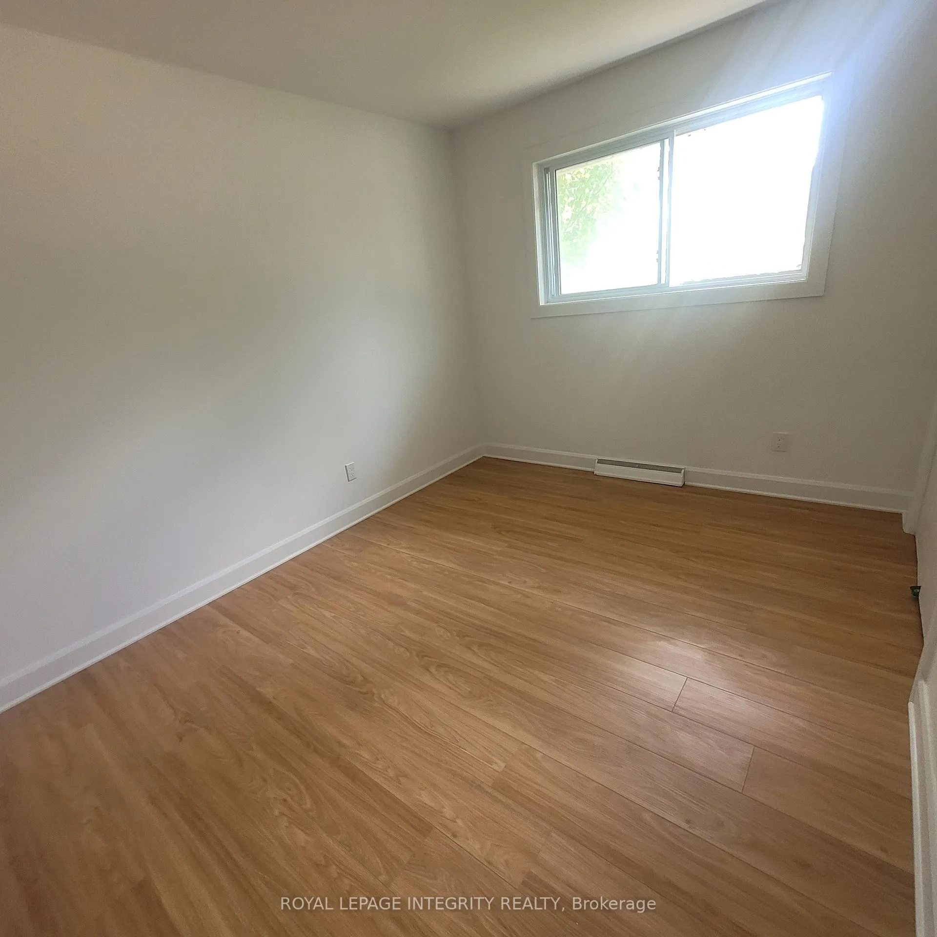Photo 16 of Unit 1, 17 Kingsbury Avenue, Ottawa, Meadowlands/Crestview — HOMEH