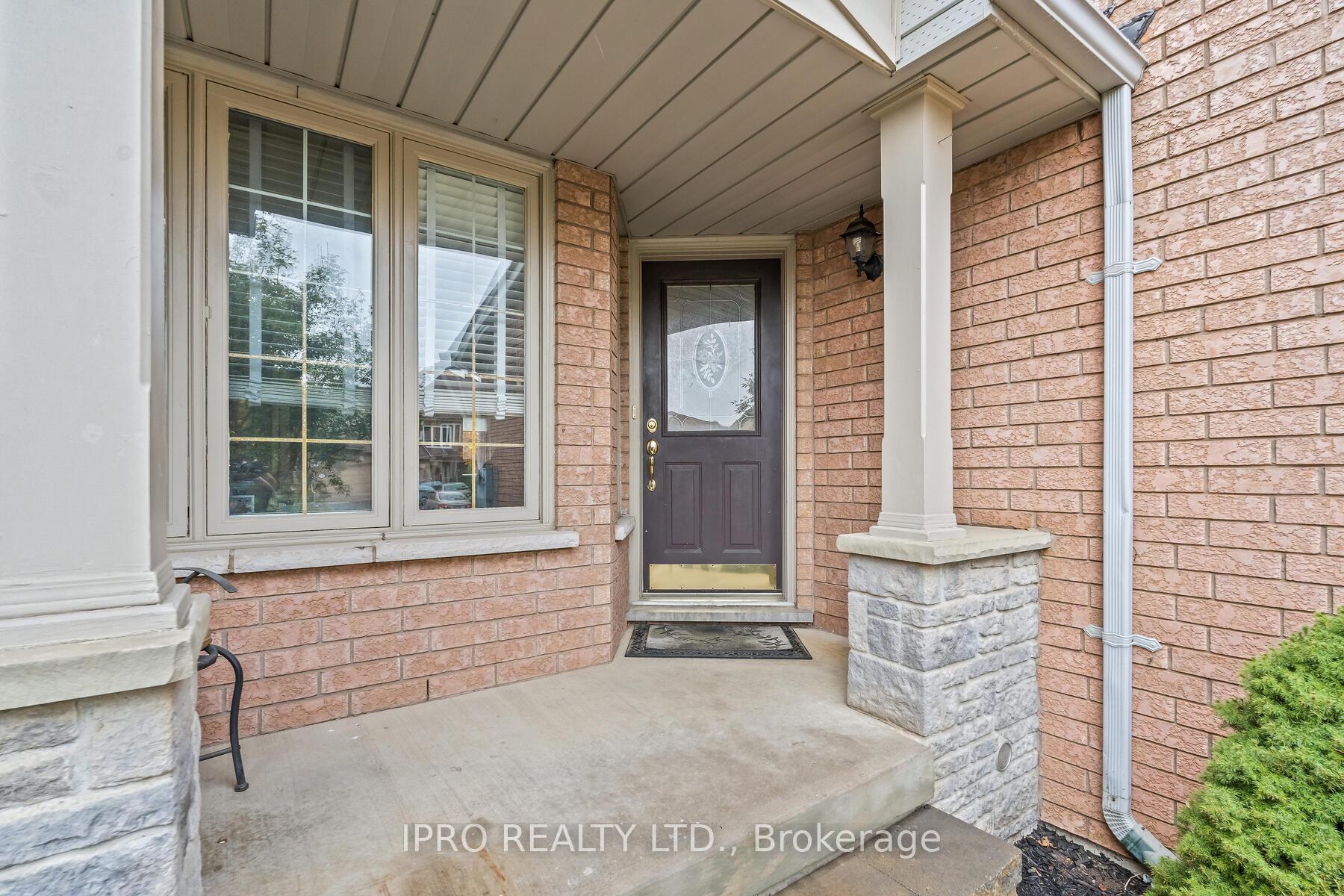 Photo 4 of 102 James Young Drive, Halton Hills, Georgetown — HOMEH