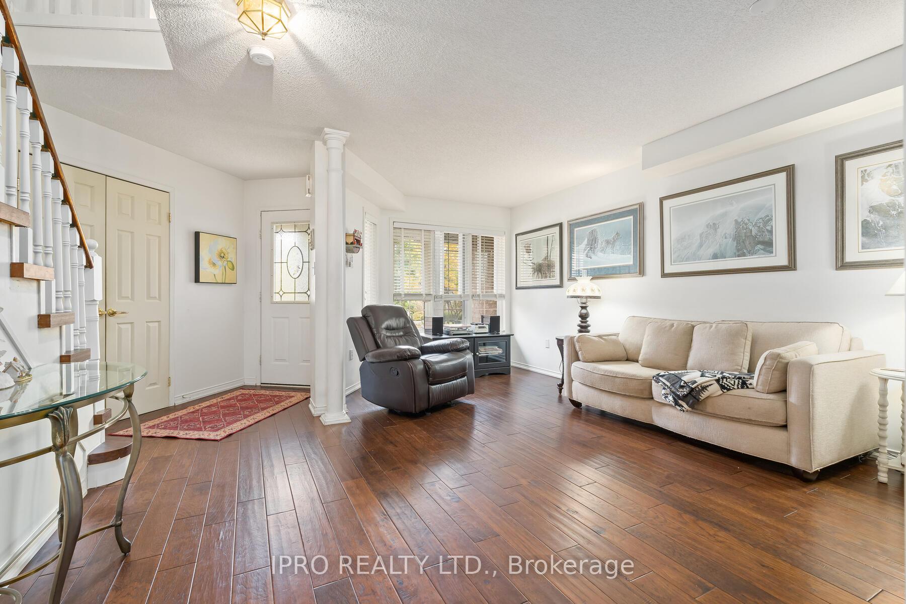 Photo 7 of 102 James Young Drive, Halton Hills, Georgetown — HOMEH
