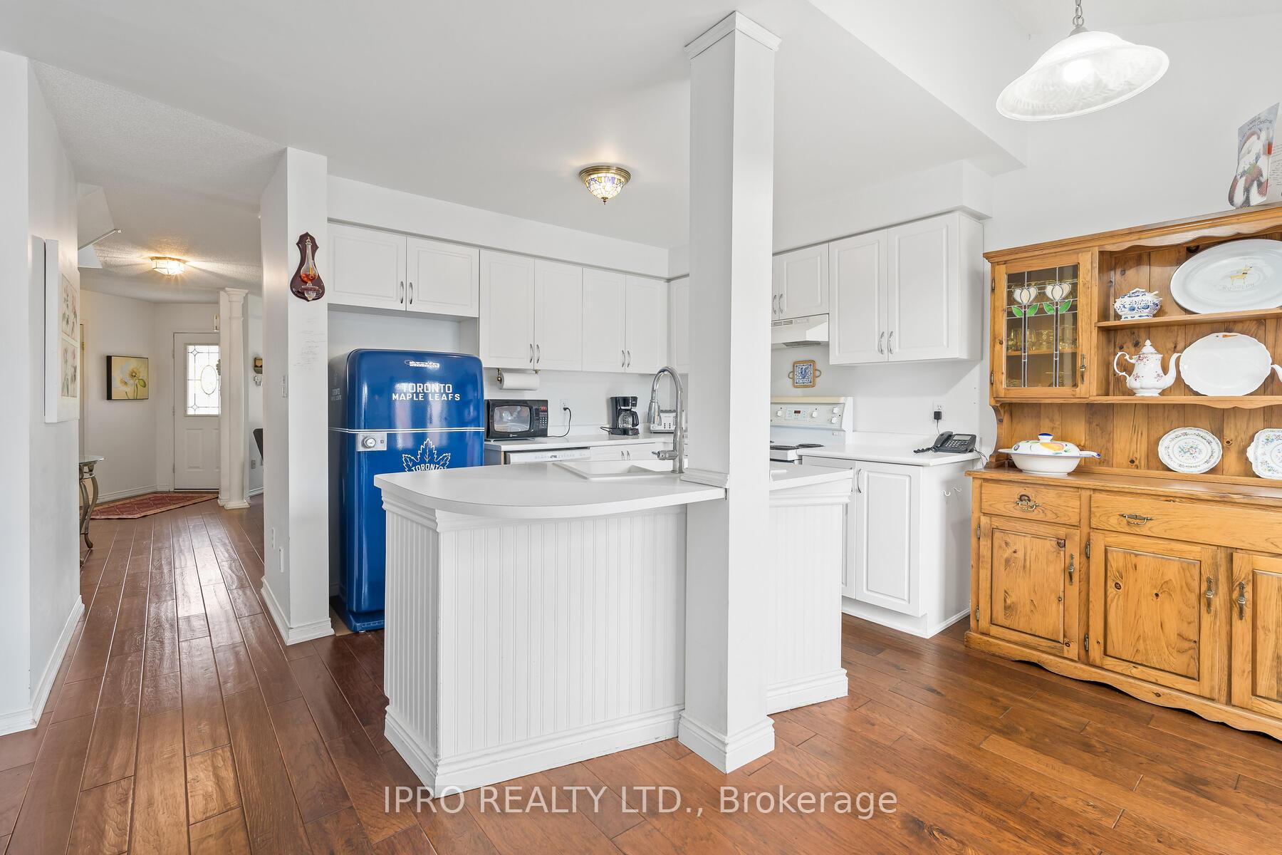 Photo 11 of 102 James Young Drive, Halton Hills, Georgetown — HOMEH