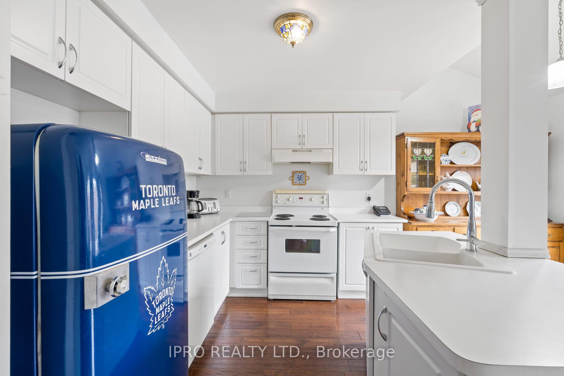 Photo 13 of 102 James Young Drive, Halton Hills, Georgetown — HOMEH