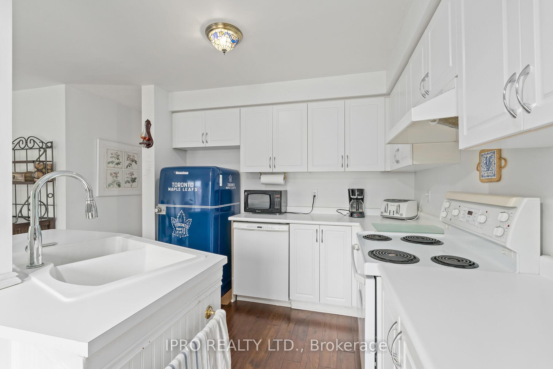 Photo 15 of 102 James Young Drive, Halton Hills, Georgetown — HOMEH
