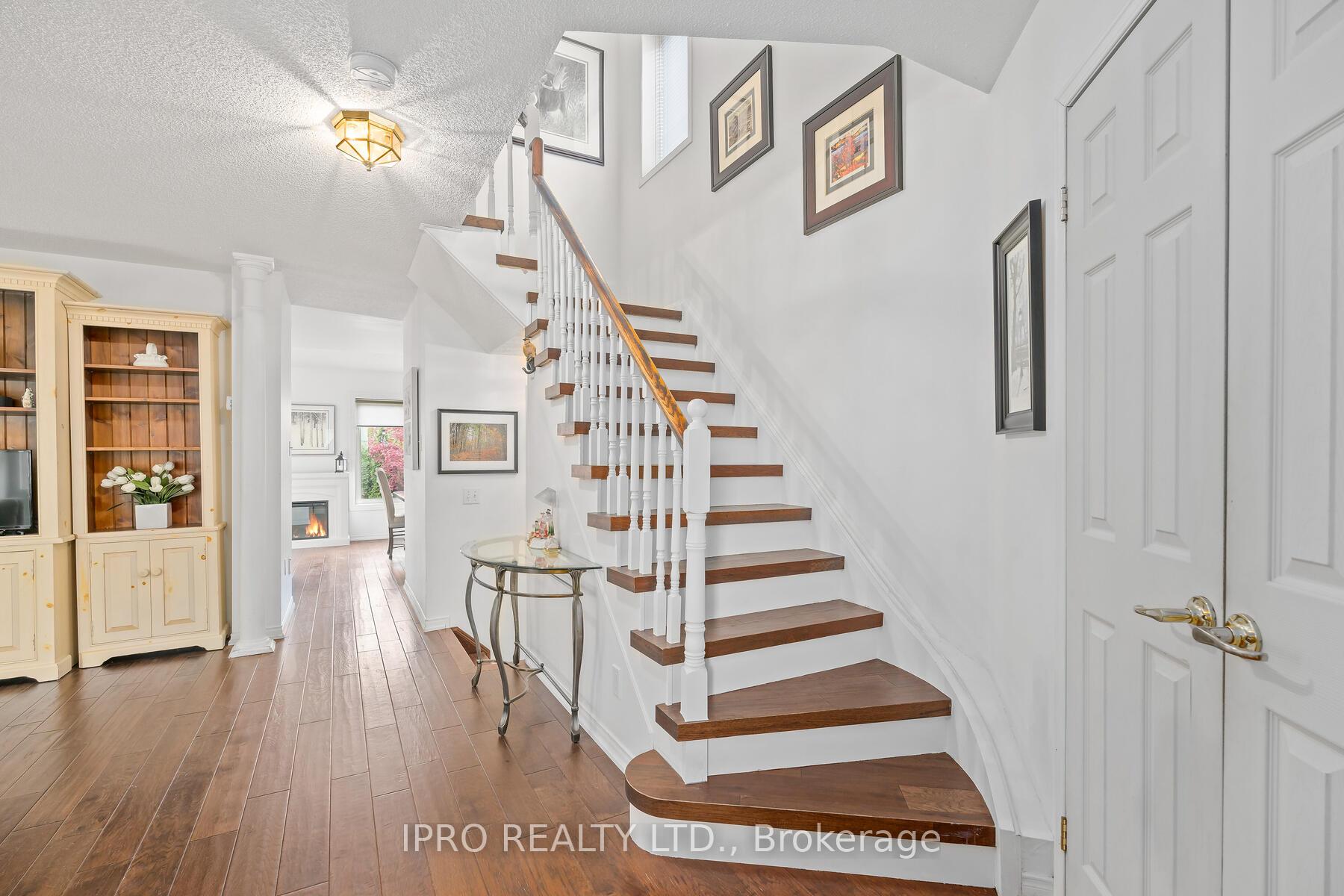 Photo 20 of 102 James Young Drive, Halton Hills, Georgetown — HOMEH