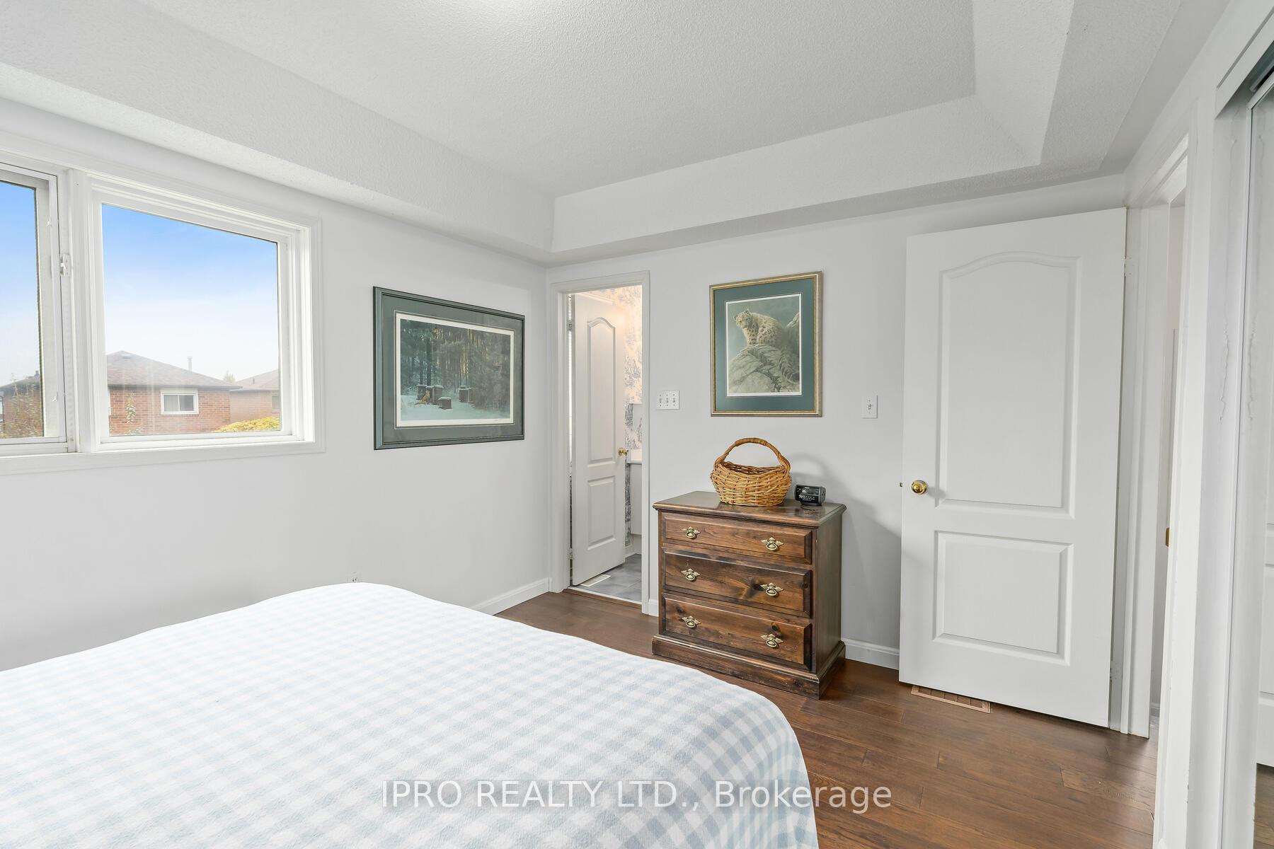 Photo 24 of 102 James Young Drive, Halton Hills, Georgetown — HOMEH
