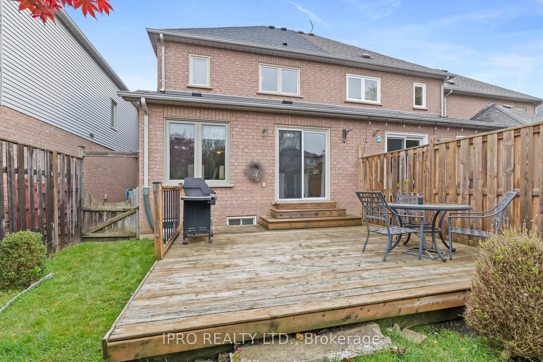 Photo 32 of 102 James Young Drive, Halton Hills, Georgetown — HOMEH