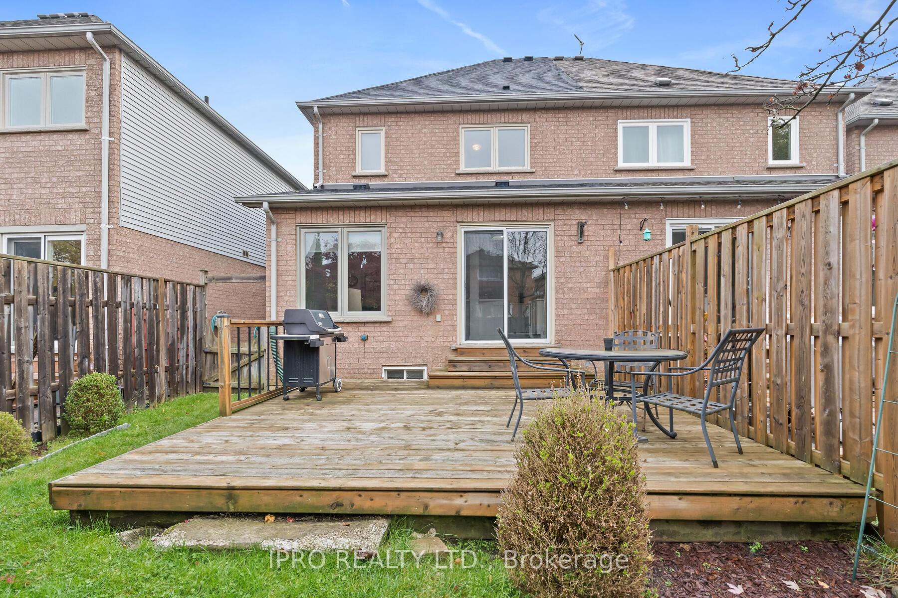 Photo 33 of 102 James Young Drive, Halton Hills, Georgetown — HOMEH