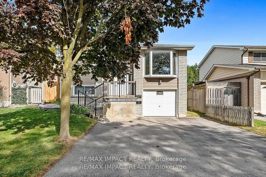 Photo 2 of 261 Kensington Crescent, Oshawa, Centennial — HOMEH