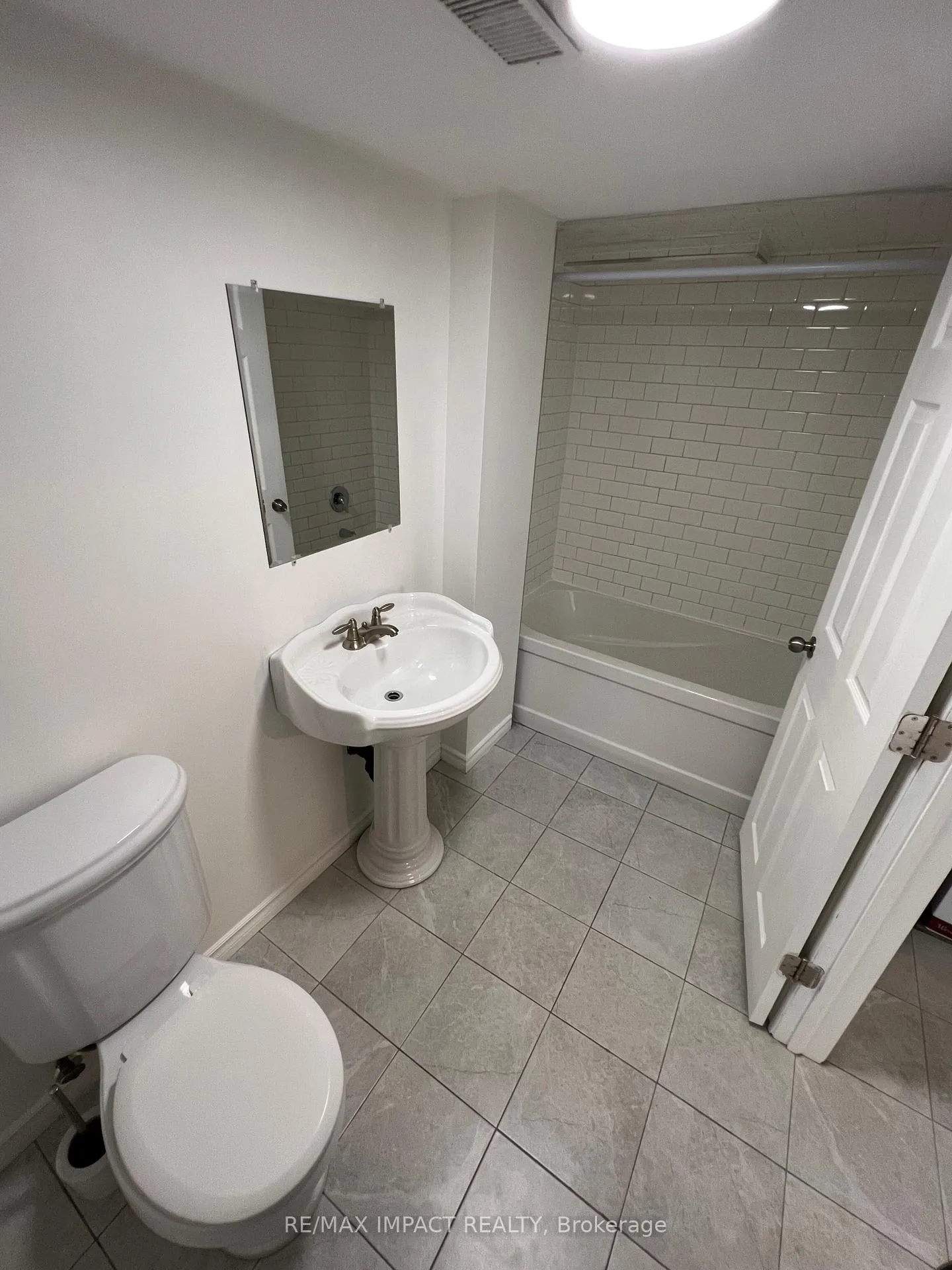 Photo 37 of 261 Kensington Crescent, Oshawa, Centennial — HOMEH